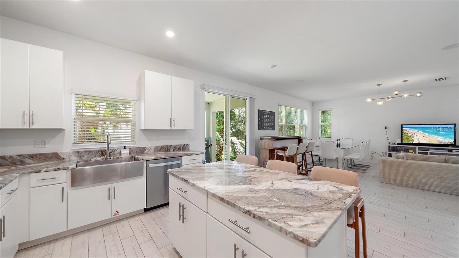 2587 TEMPLE ST, SARASOTA, FL, 34239