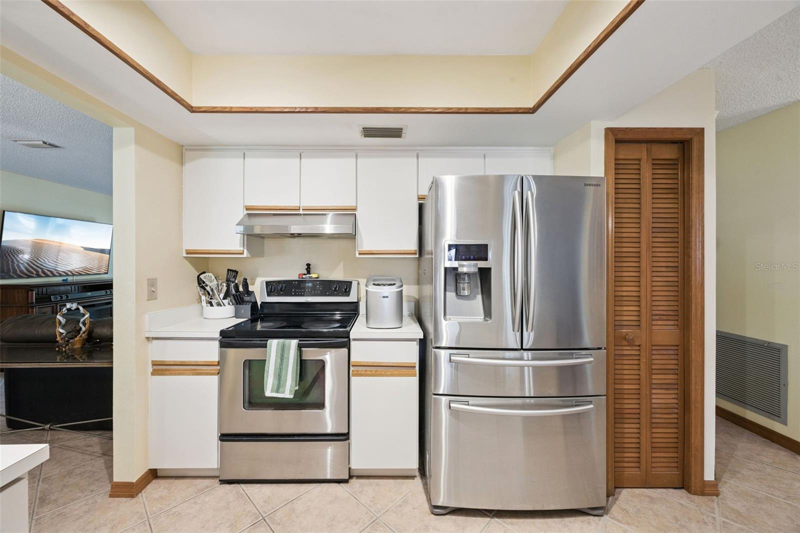 706 E LACY CIR, DELTONA, FL, 32725