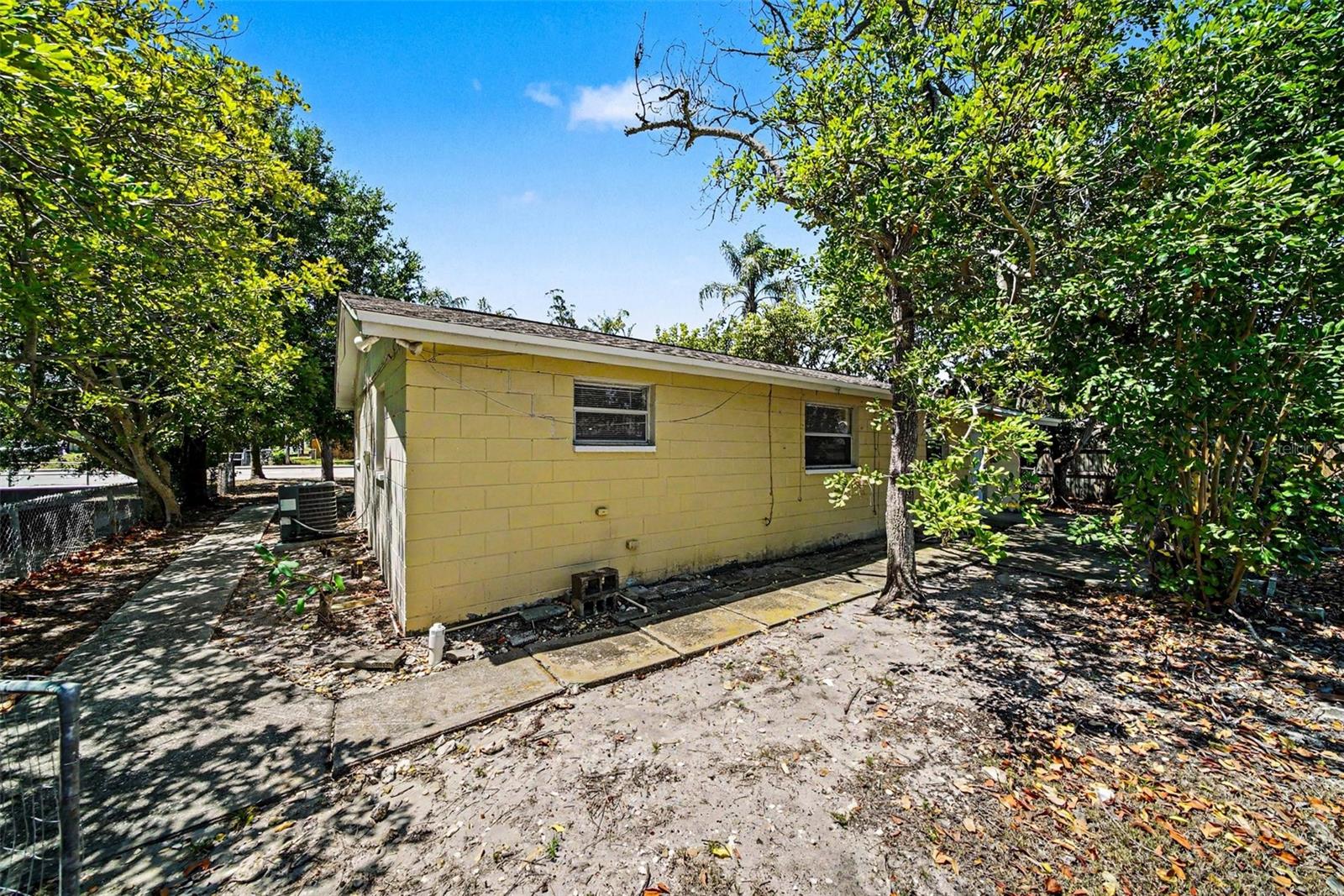5301 82ND AVE N, PINELLAS PARK, FL, 33781