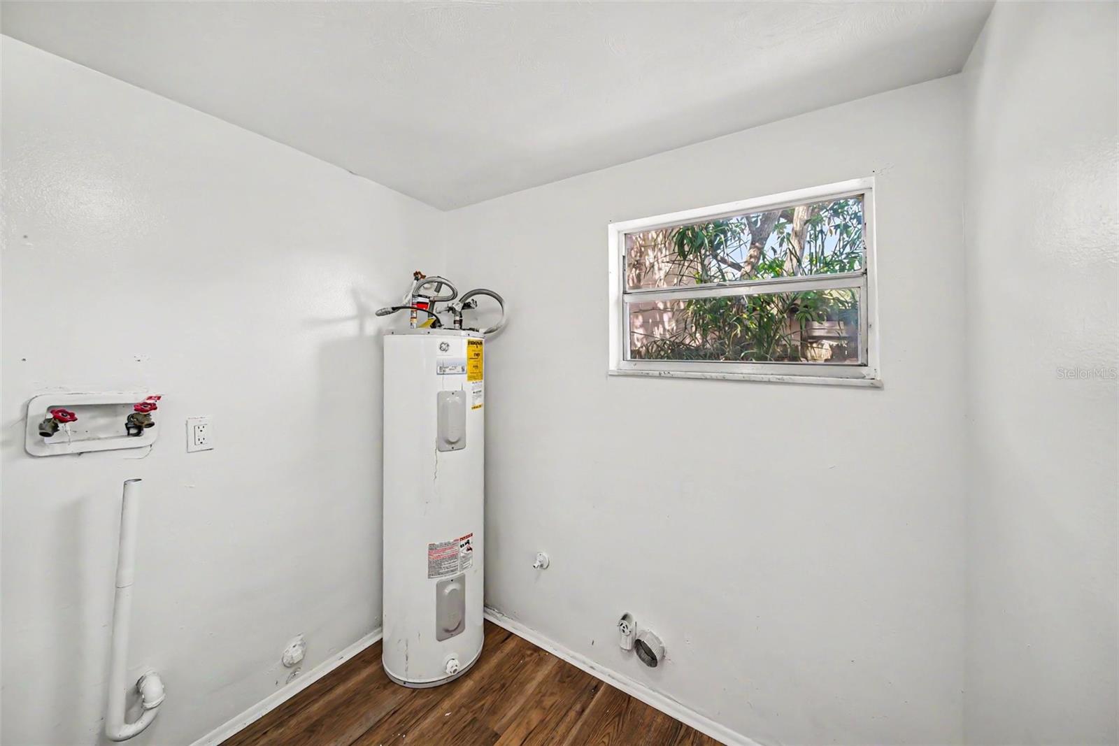 5301 82ND AVE N, PINELLAS PARK, FL, 33781