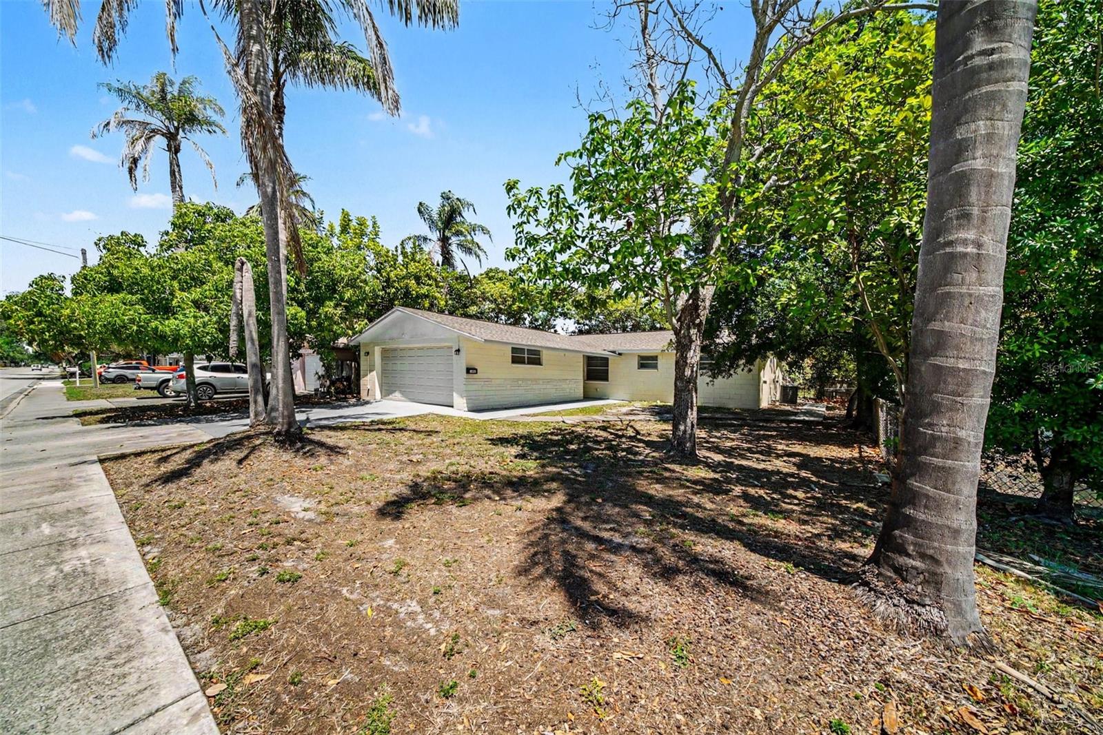 5301 82ND AVE N, PINELLAS PARK, FL, 33781