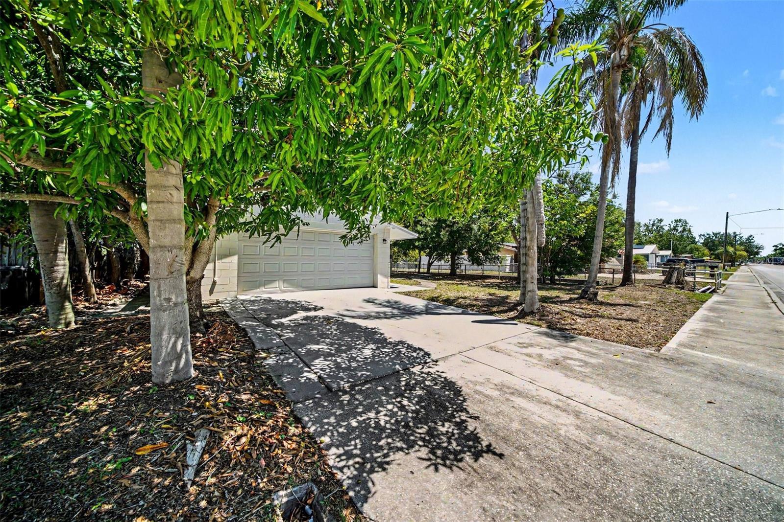 5301 82ND AVE N, PINELLAS PARK, FL, 33781