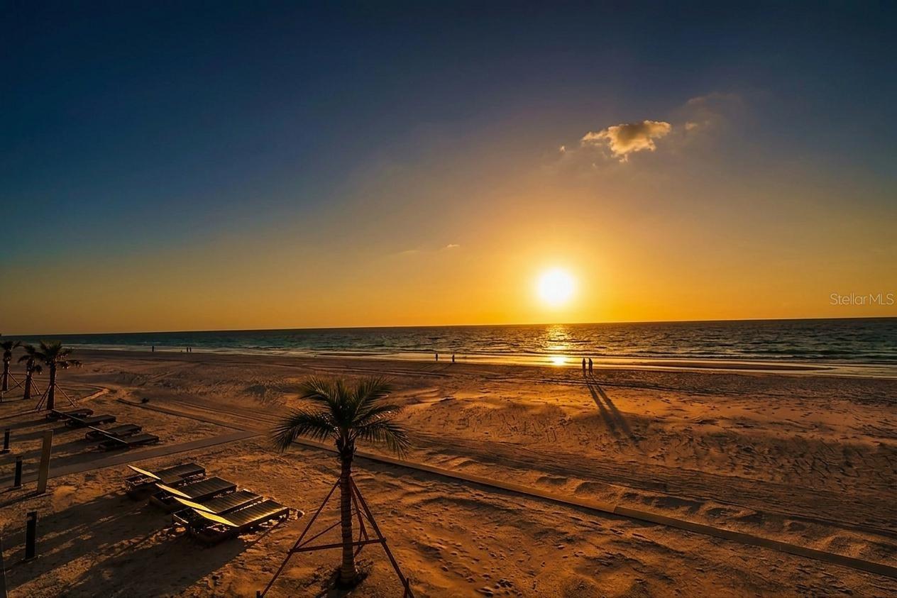 1660 GULF BLVD #202, CLEARWATER BEACH, FL, 33767