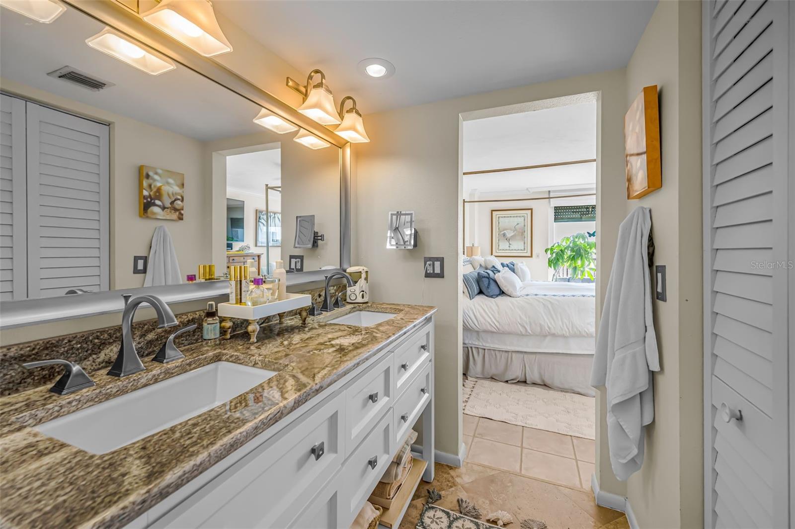 1660 GULF BLVD #202, CLEARWATER BEACH, FL, 33767