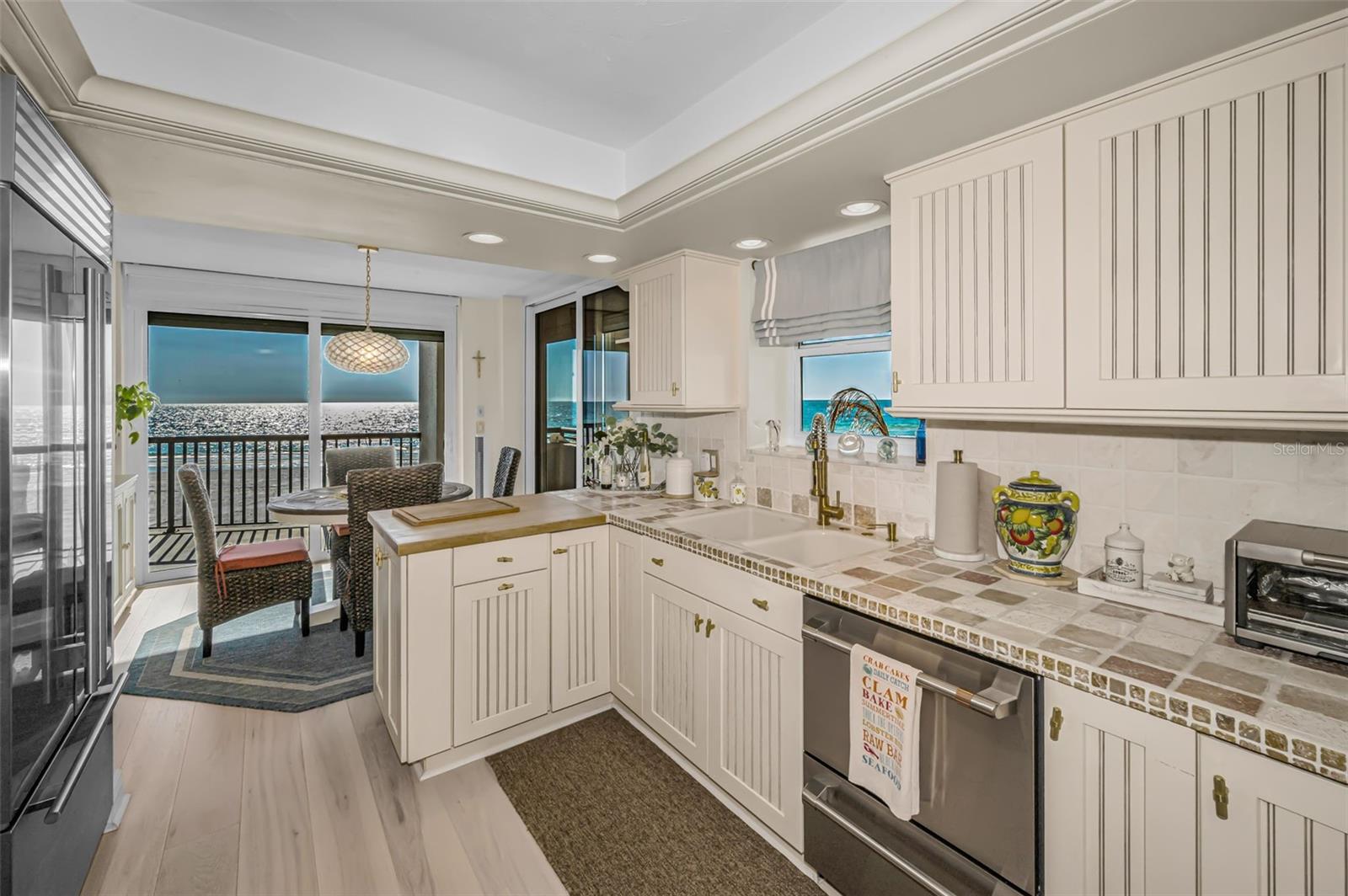 1660 GULF BLVD #202, CLEARWATER BEACH, FL, 33767