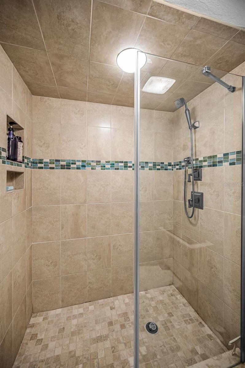 1660 GULF BLVD #202, CLEARWATER BEACH, FL, 33767
