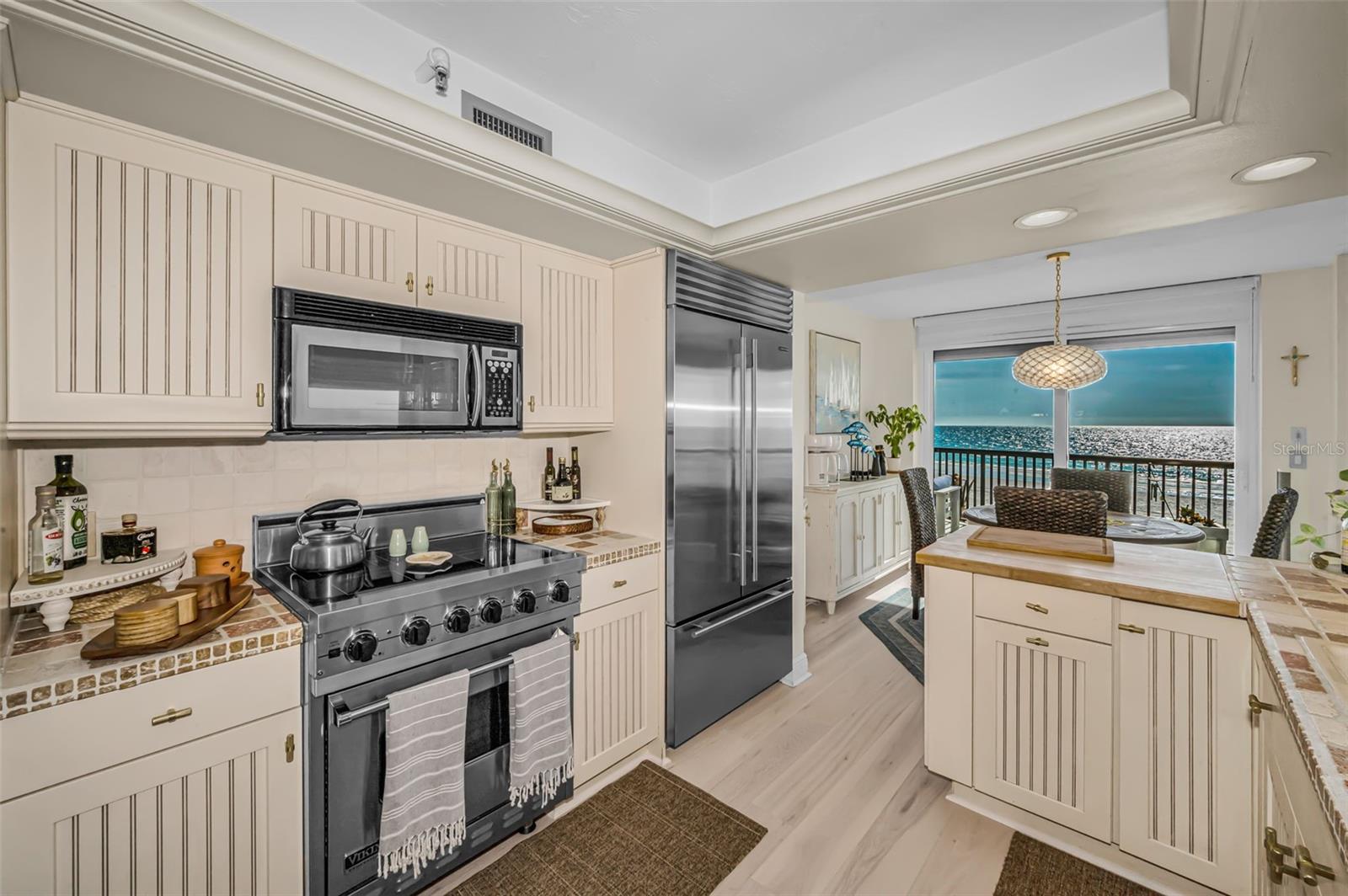 1660 GULF BLVD #202, CLEARWATER BEACH, FL, 33767