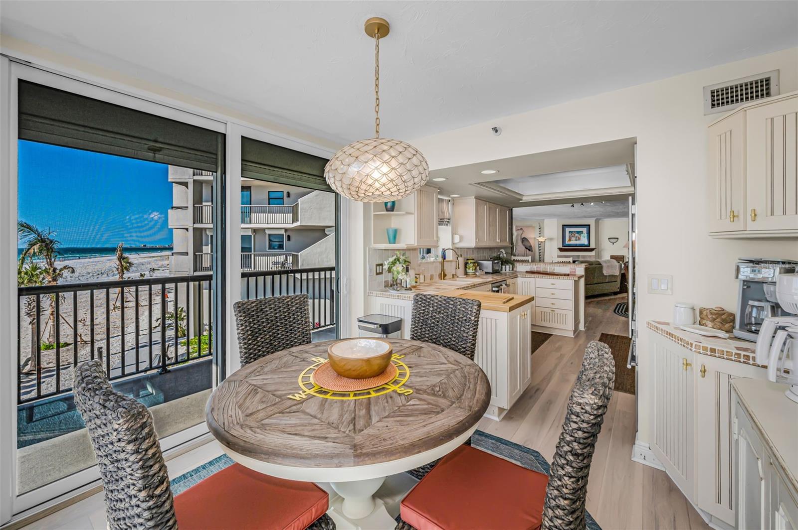 1660 GULF BLVD #202, CLEARWATER BEACH, FL, 33767