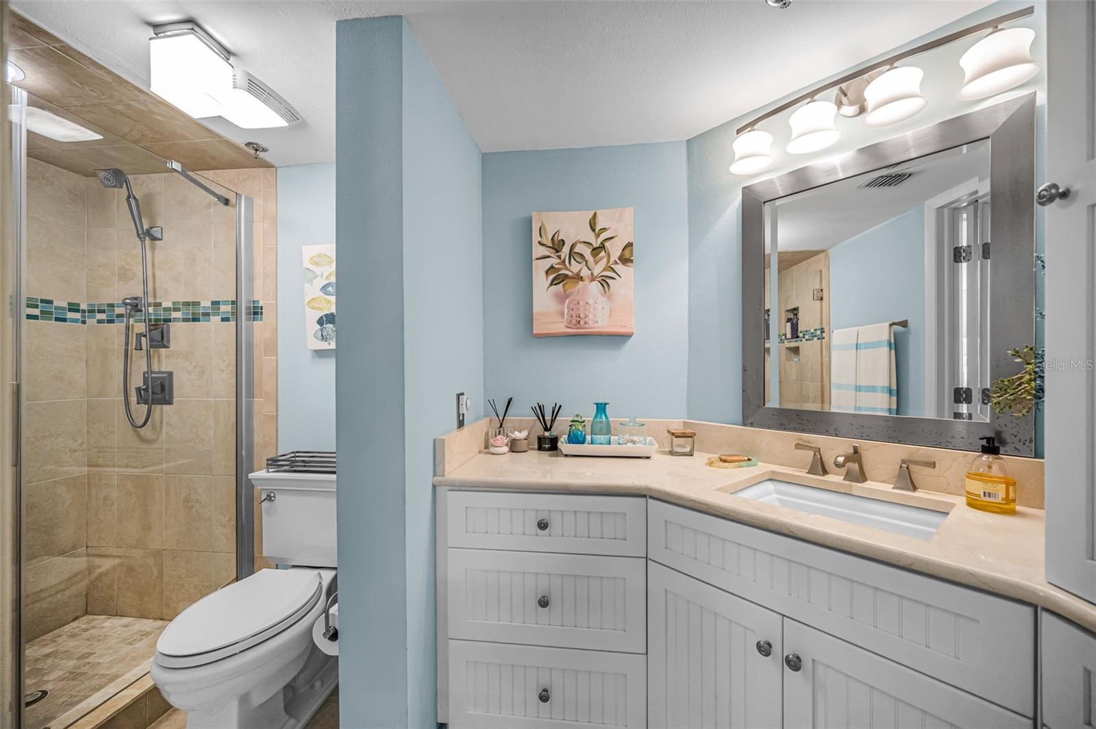 1660 GULF BLVD #202, CLEARWATER BEACH, FL, 33767