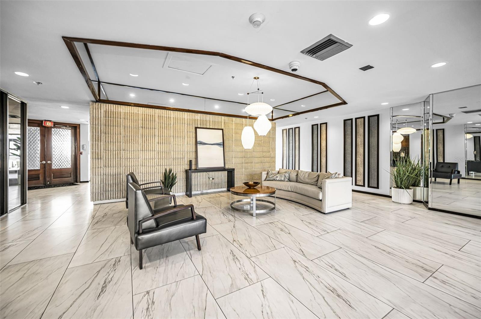 1660 GULF BLVD #202, CLEARWATER BEACH, FL, 33767