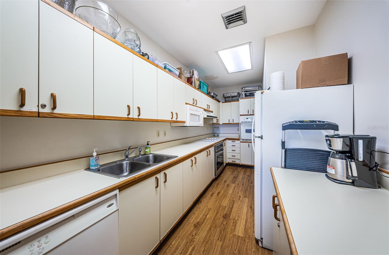 1660 GULF BLVD #202, CLEARWATER BEACH, FL, 33767