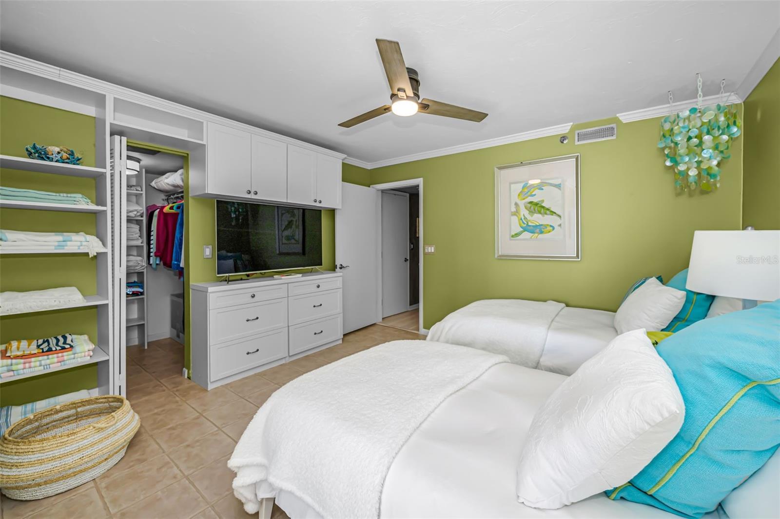 1660 GULF BLVD #202, CLEARWATER BEACH, FL, 33767