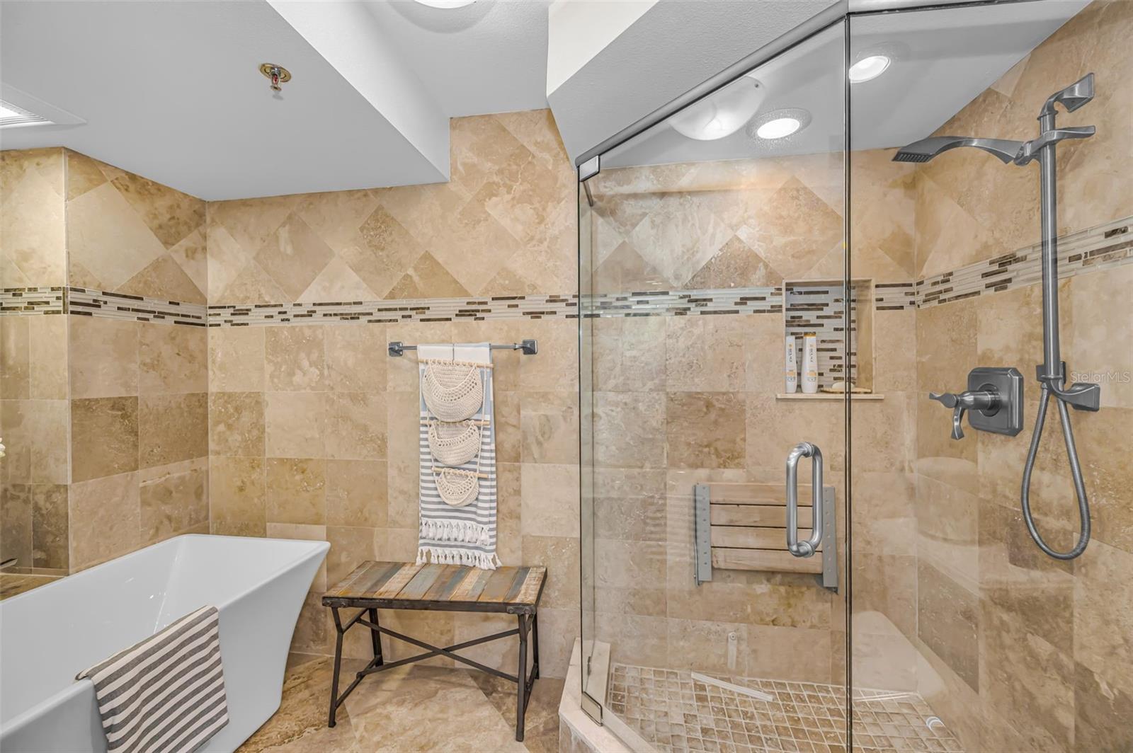 1660 GULF BLVD #202, CLEARWATER BEACH, FL, 33767