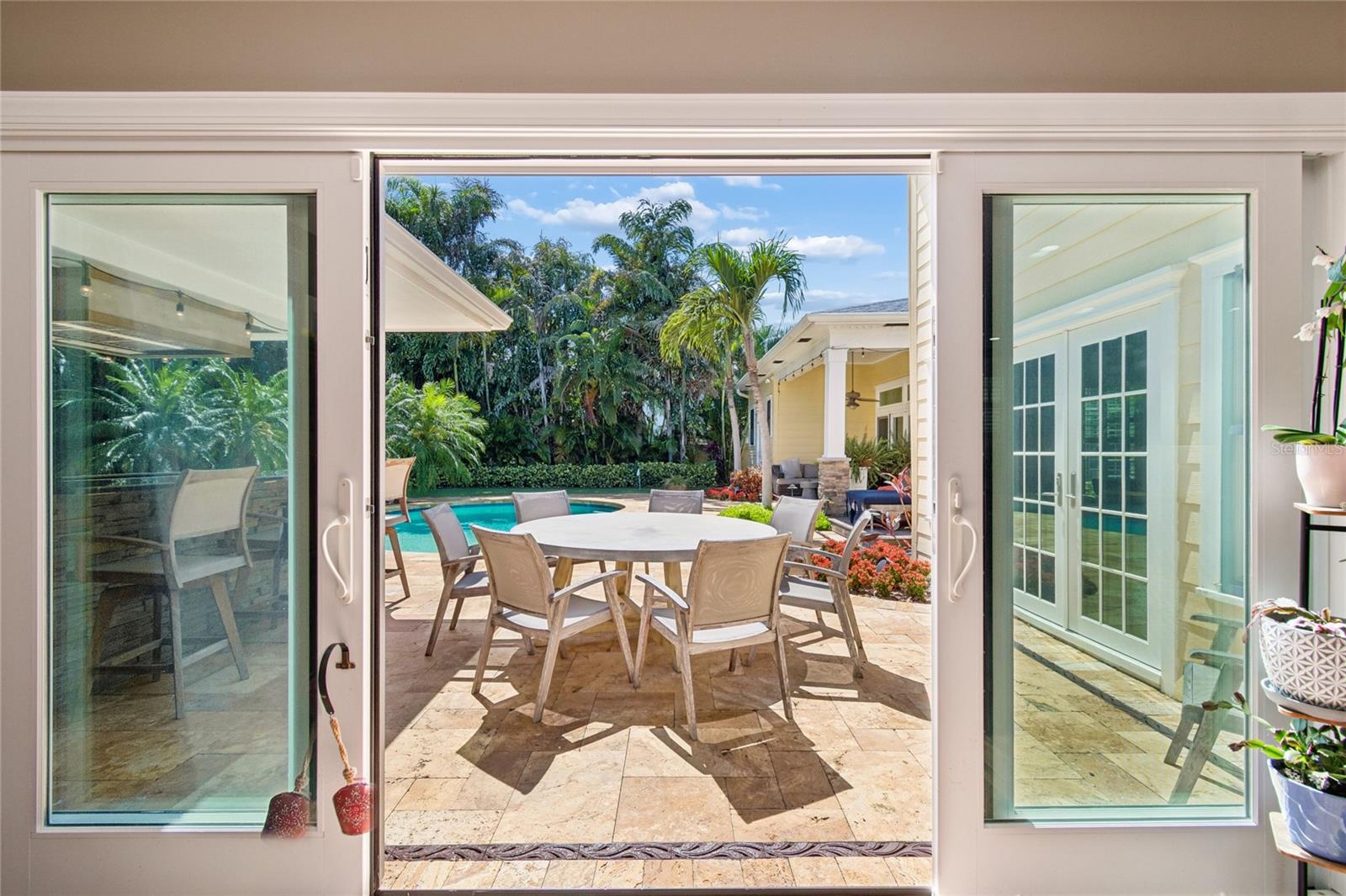 556 21ST AVE NE, ST PETERSBURG, FL, 33704