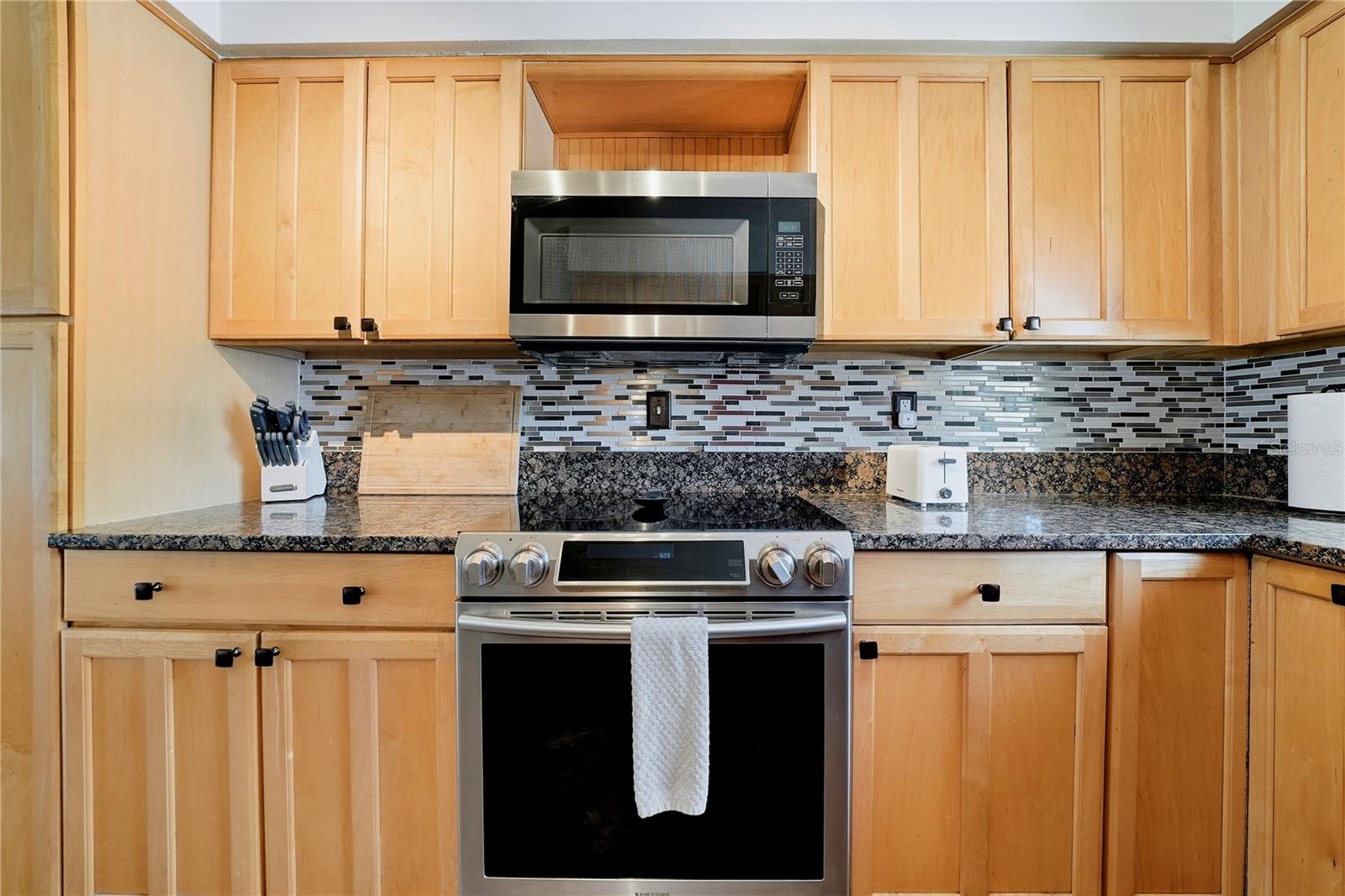 955 INDIAN ROCKS RD S, LARGO, FL, 33770