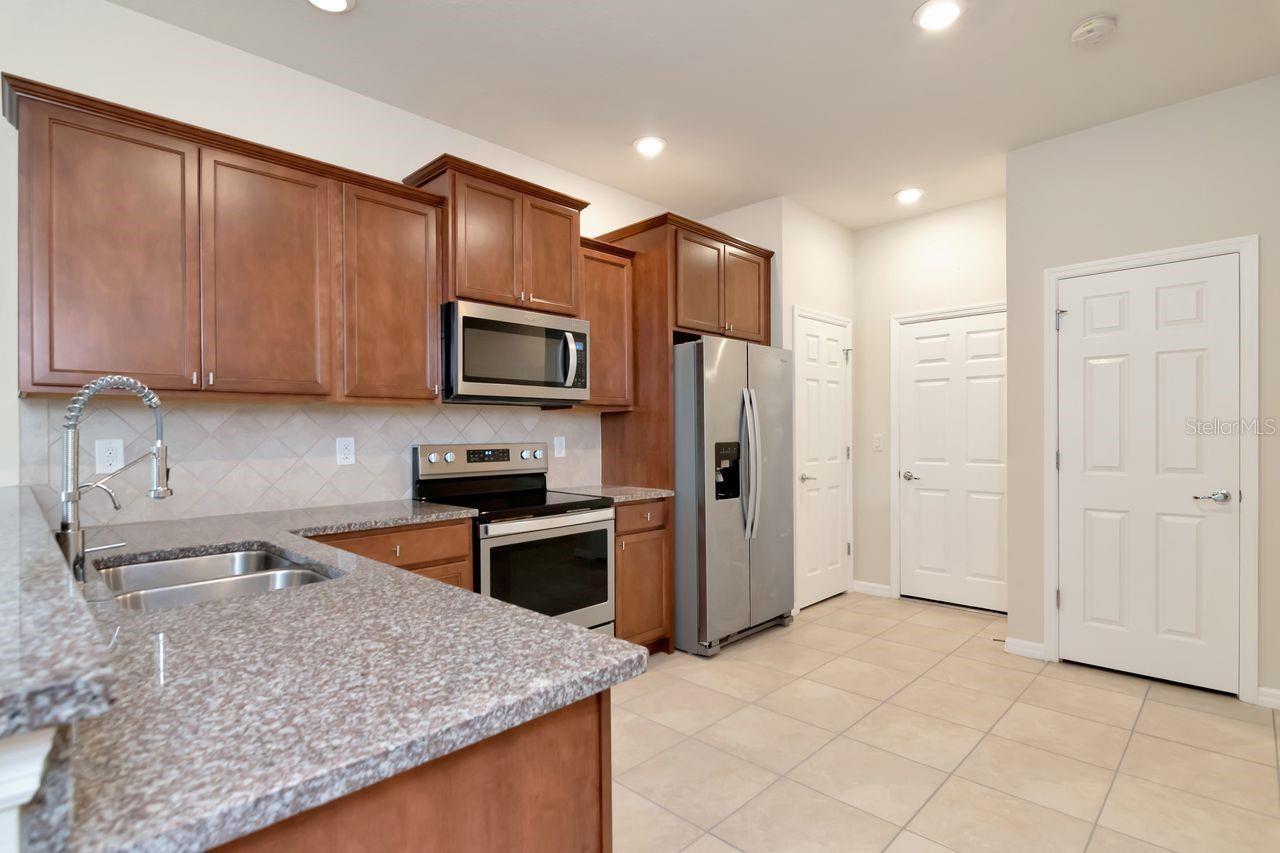 5368 SYLVESTER LOOP, TAMPA, FL, 33610