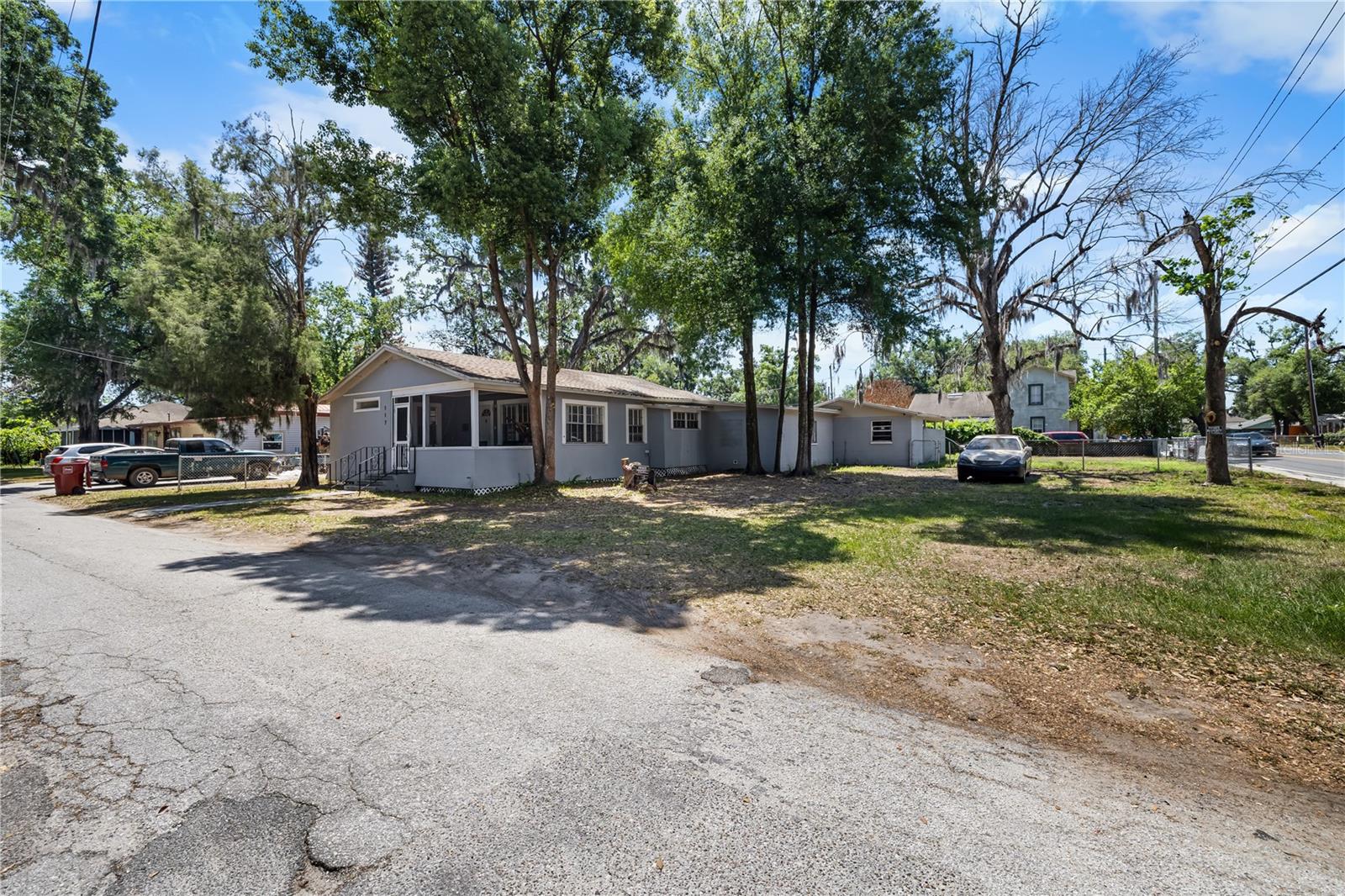 117 W STRICKLAND ST, PLANT CITY, FL, 33563
