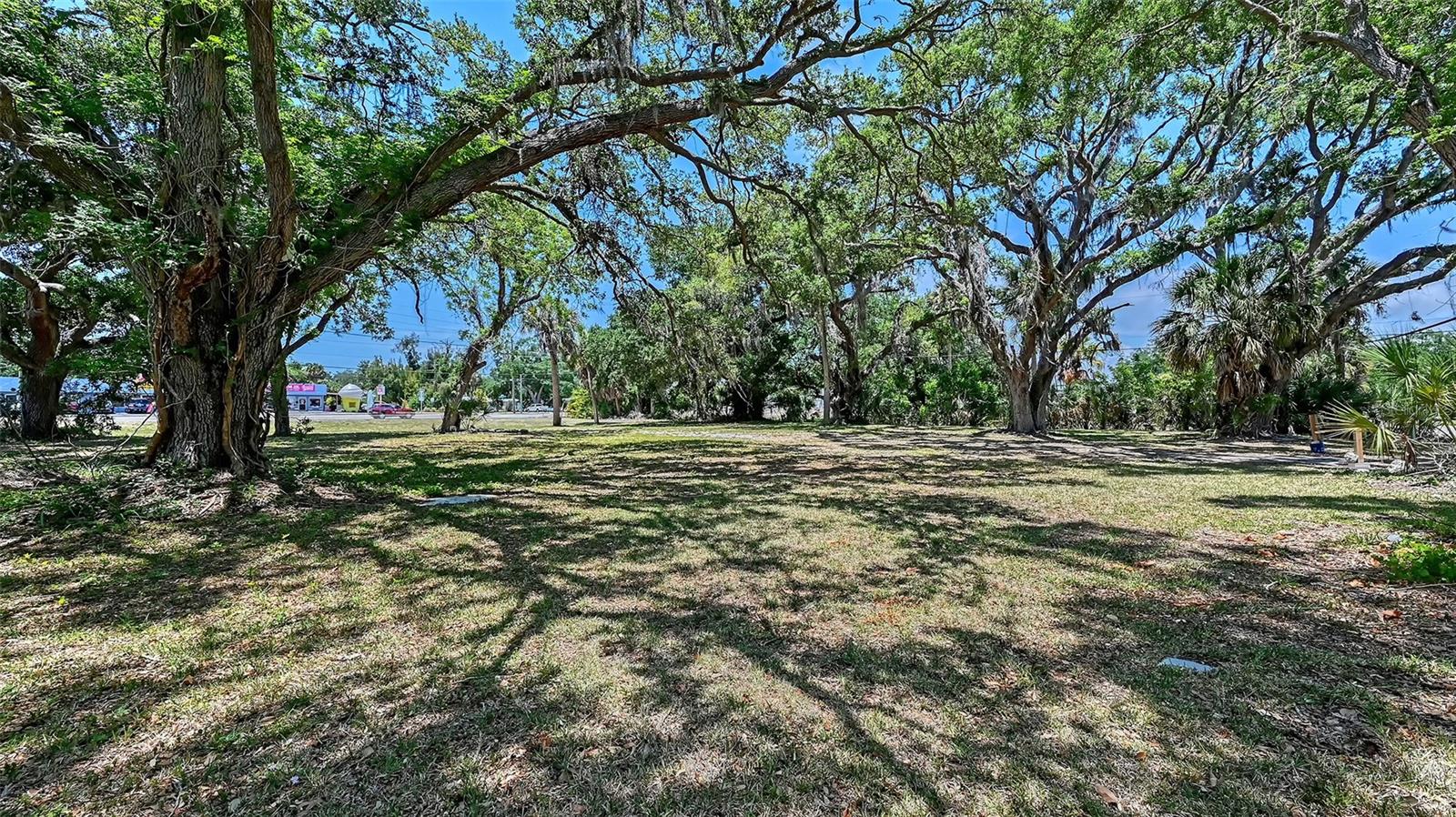 168 N TAMIAMI TRL, OSPREY, FL, 34229