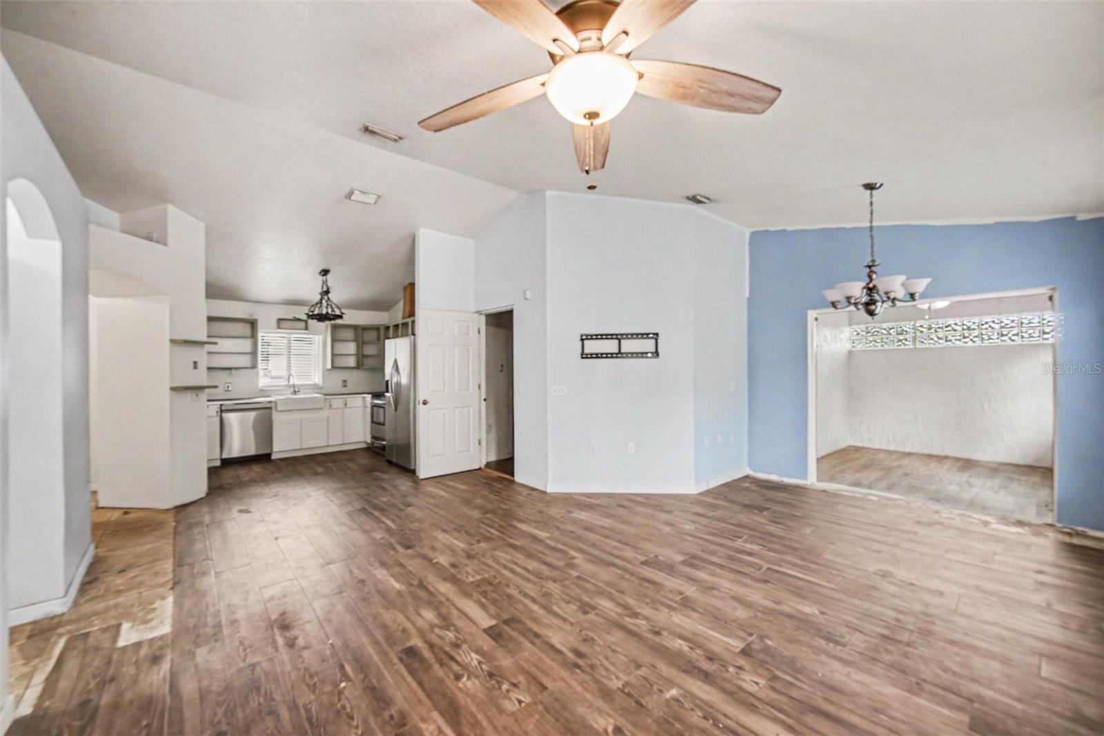 890 DELAND AVE, ORANGE CITY, FL, 32763