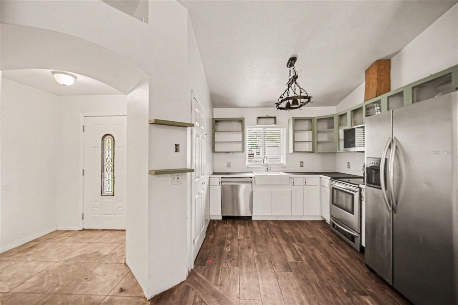 890 DELAND AVE, ORANGE CITY, FL, 32763