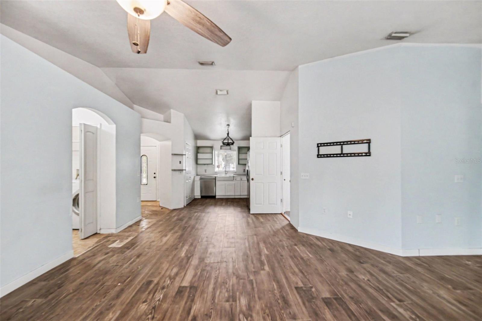 890 DELAND AVE, ORANGE CITY, FL, 32763