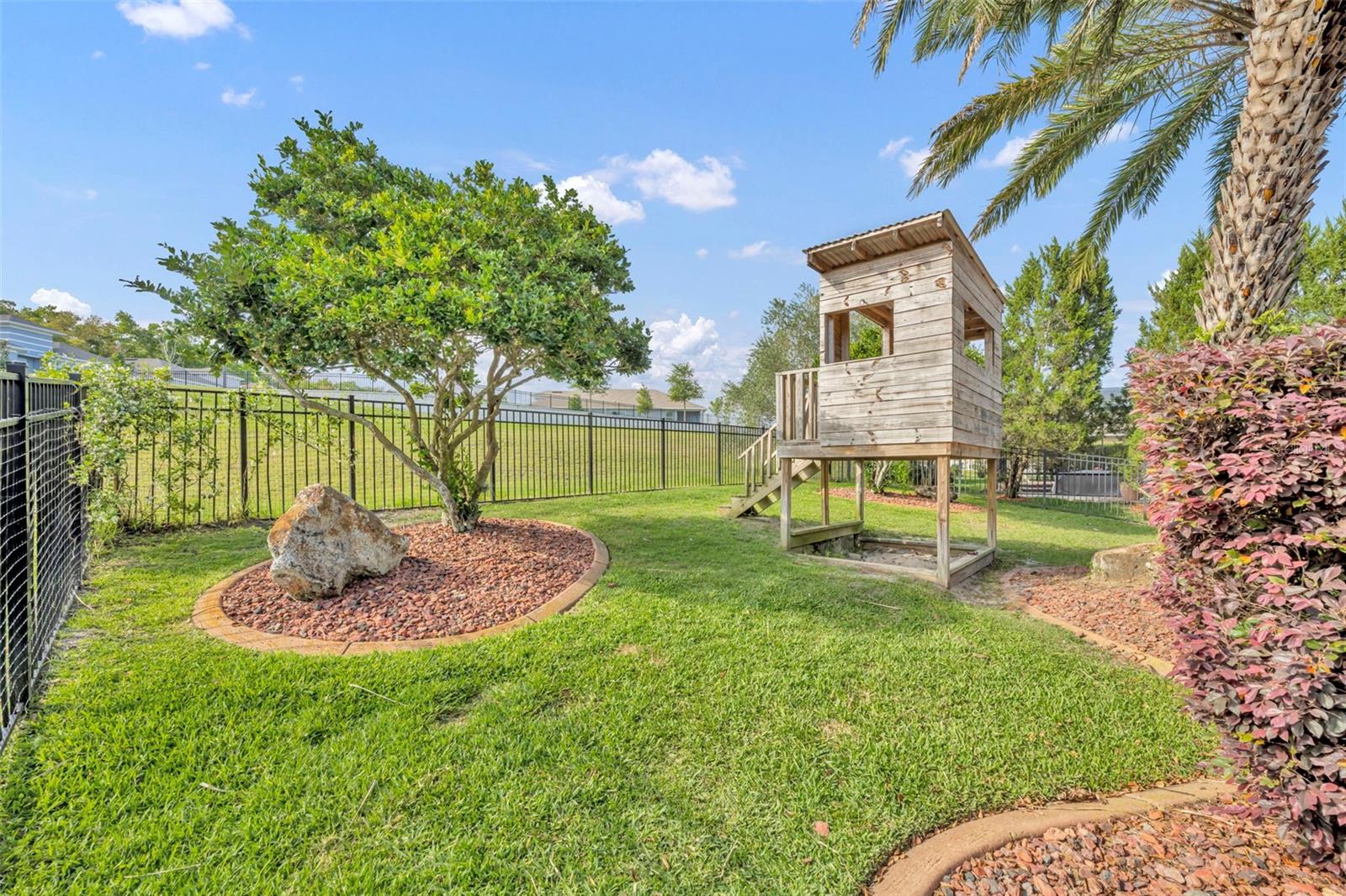 2329 NATOMA BLVD, MOUNT DORA, FL, 32757