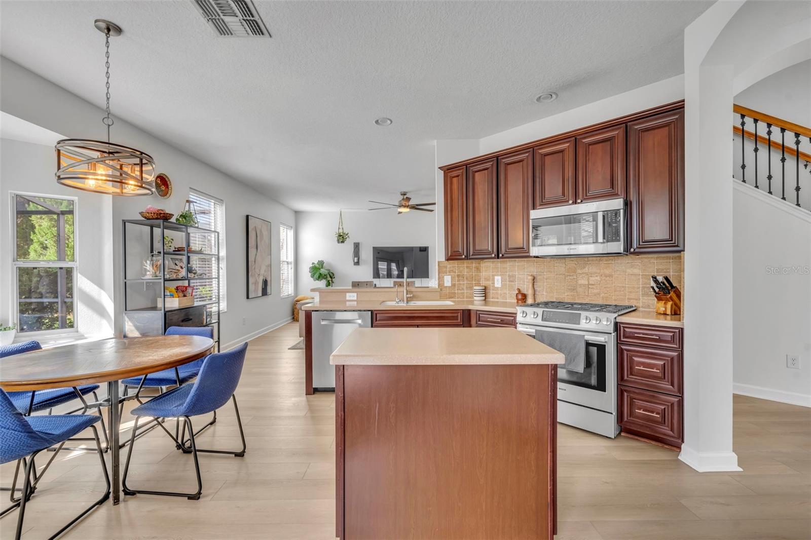 2329 NATOMA BLVD, MOUNT DORA, FL, 32757