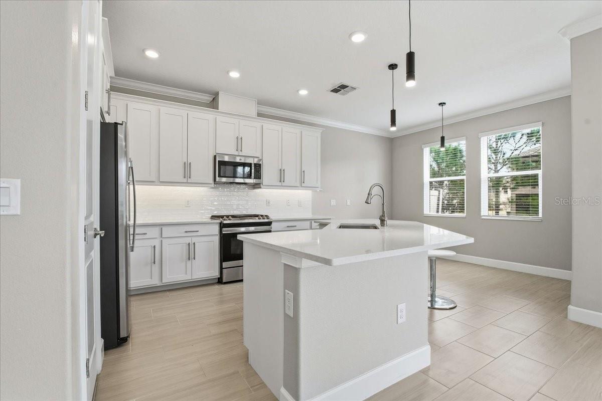 4664 LAGONA LN, WESLEY CHAPEL, FL, 33543