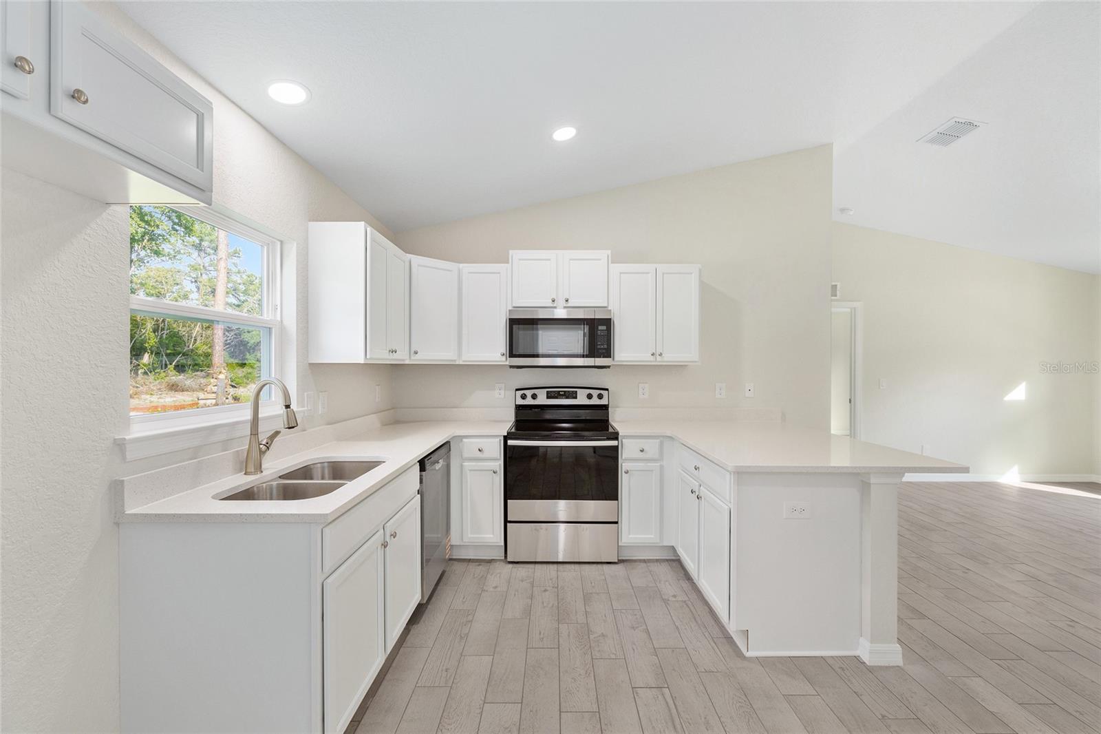360 LOCUST RD, OCALA, FL, 34472