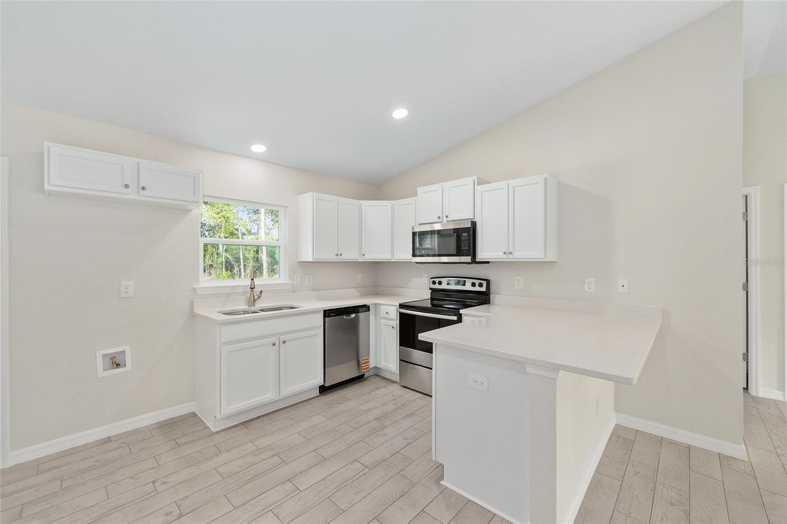 360 LOCUST RD, OCALA, FL, 34472