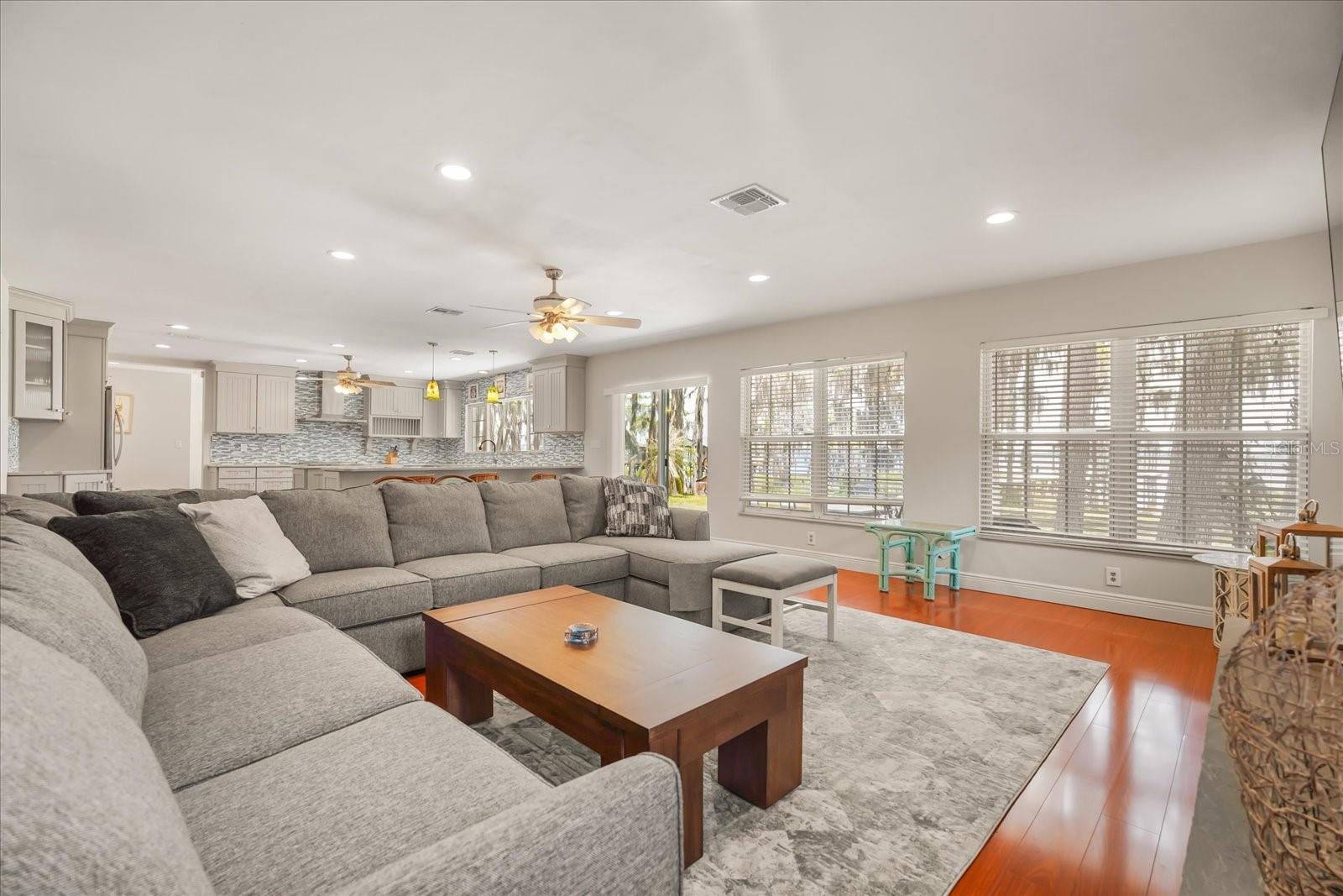 9118 EDGEWATER DR, CLERMONT, FL, 34711