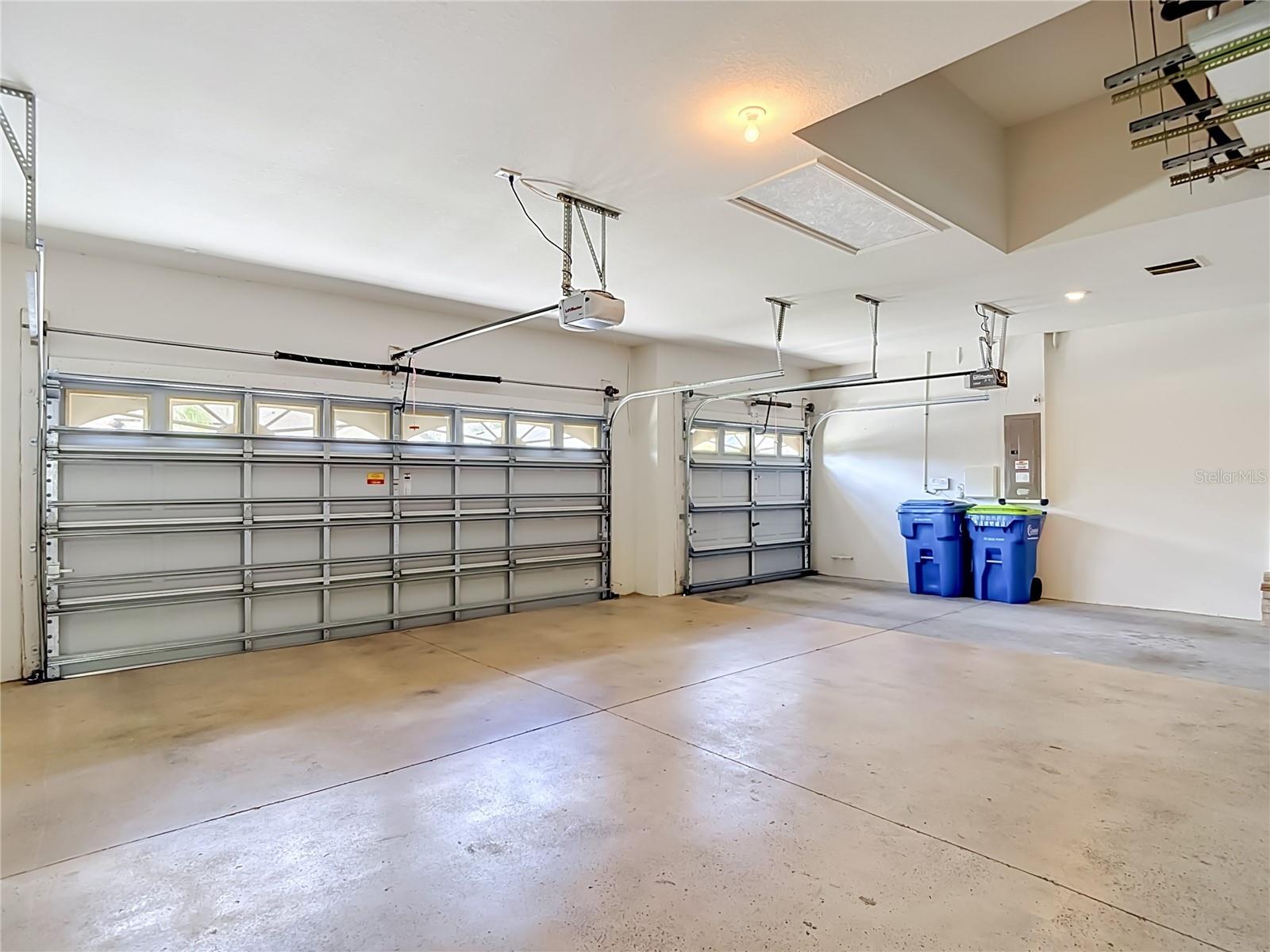 1439 BEACONSFIELD DR, WESLEY CHAPEL, FL, 33543