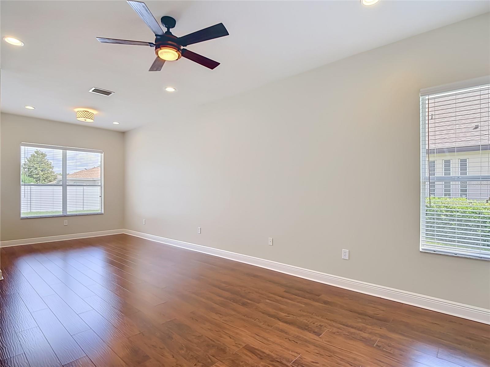 1439 BEACONSFIELD DR, WESLEY CHAPEL, FL, 33543