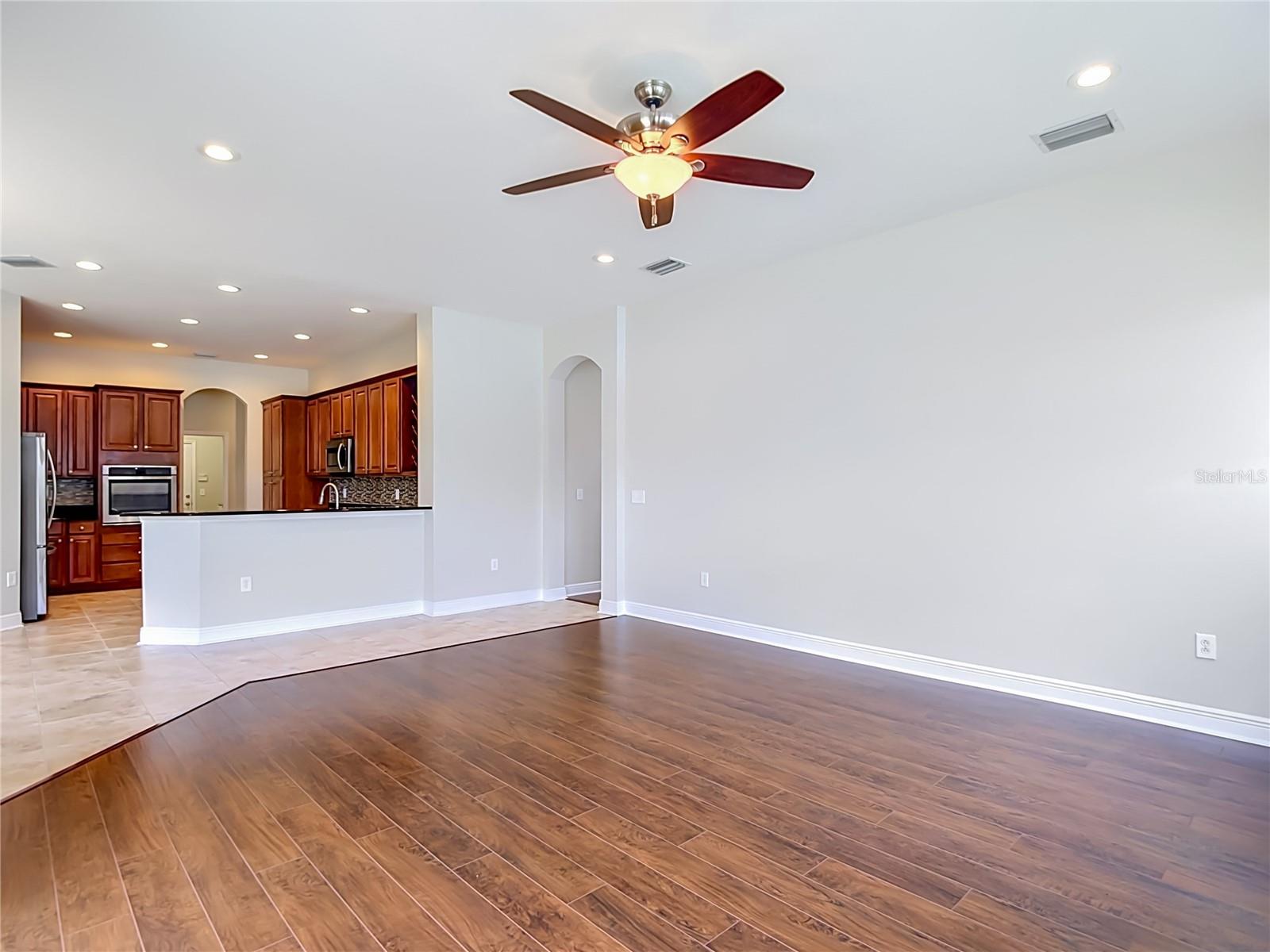 1439 BEACONSFIELD DR, WESLEY CHAPEL, FL, 33543