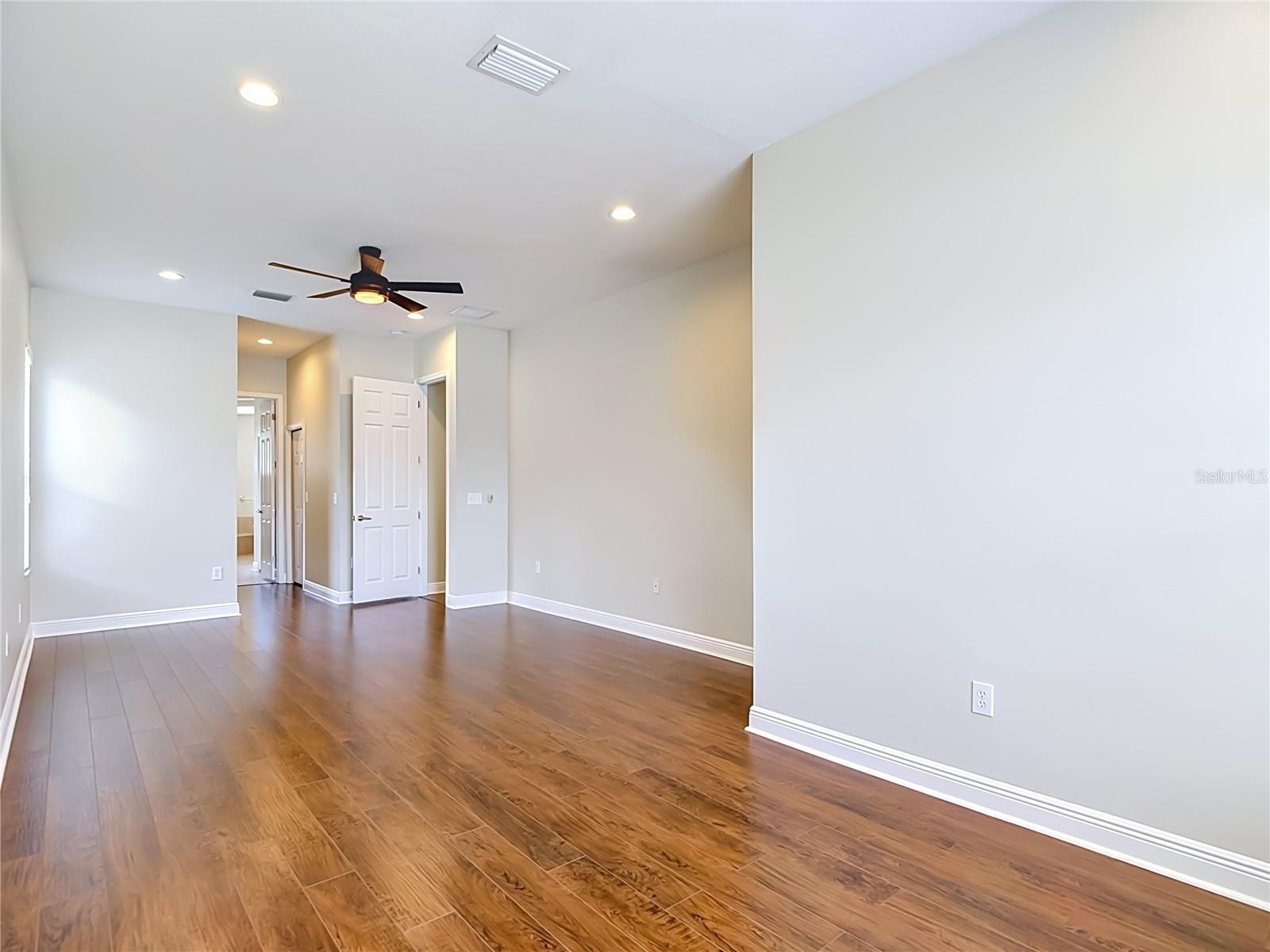 1439 BEACONSFIELD DR, WESLEY CHAPEL, FL, 33543