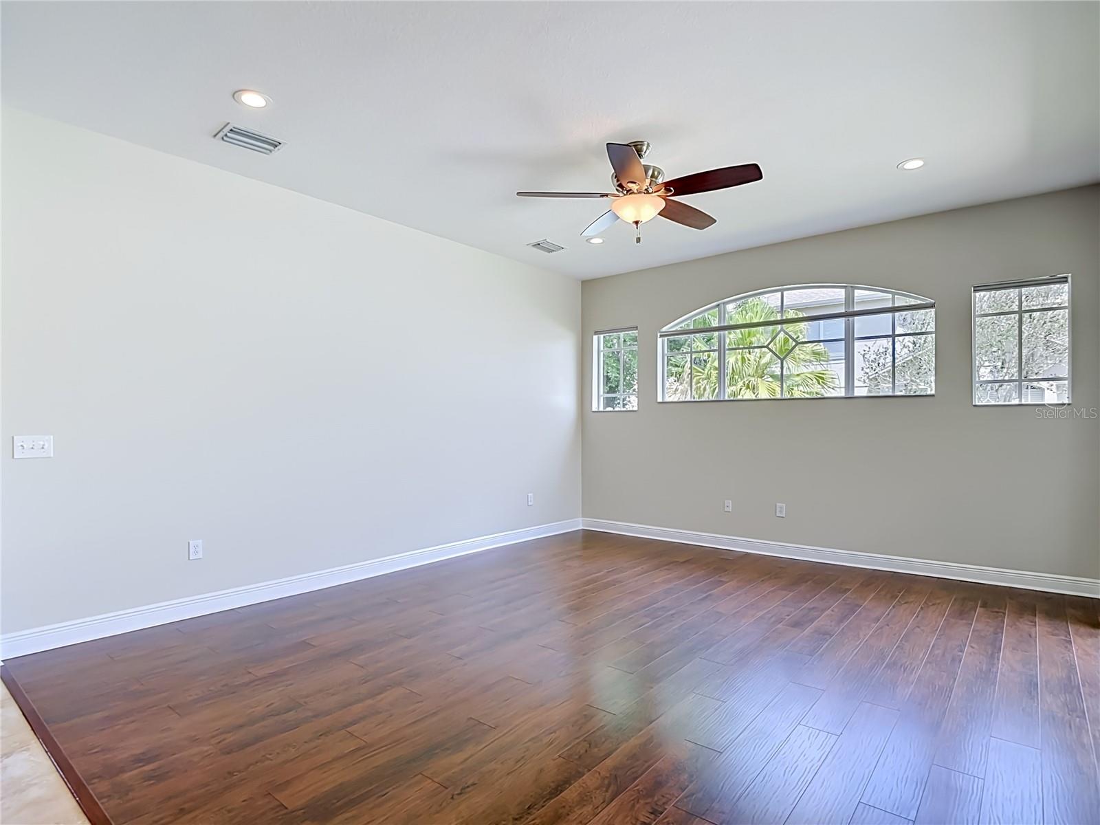 1439 BEACONSFIELD DR, WESLEY CHAPEL, FL, 33543