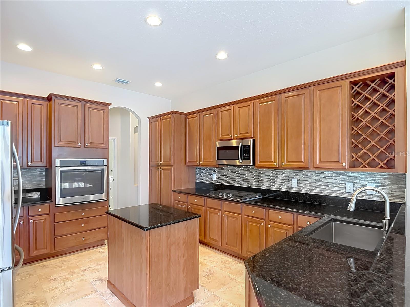 1439 BEACONSFIELD DR, WESLEY CHAPEL, FL, 33543