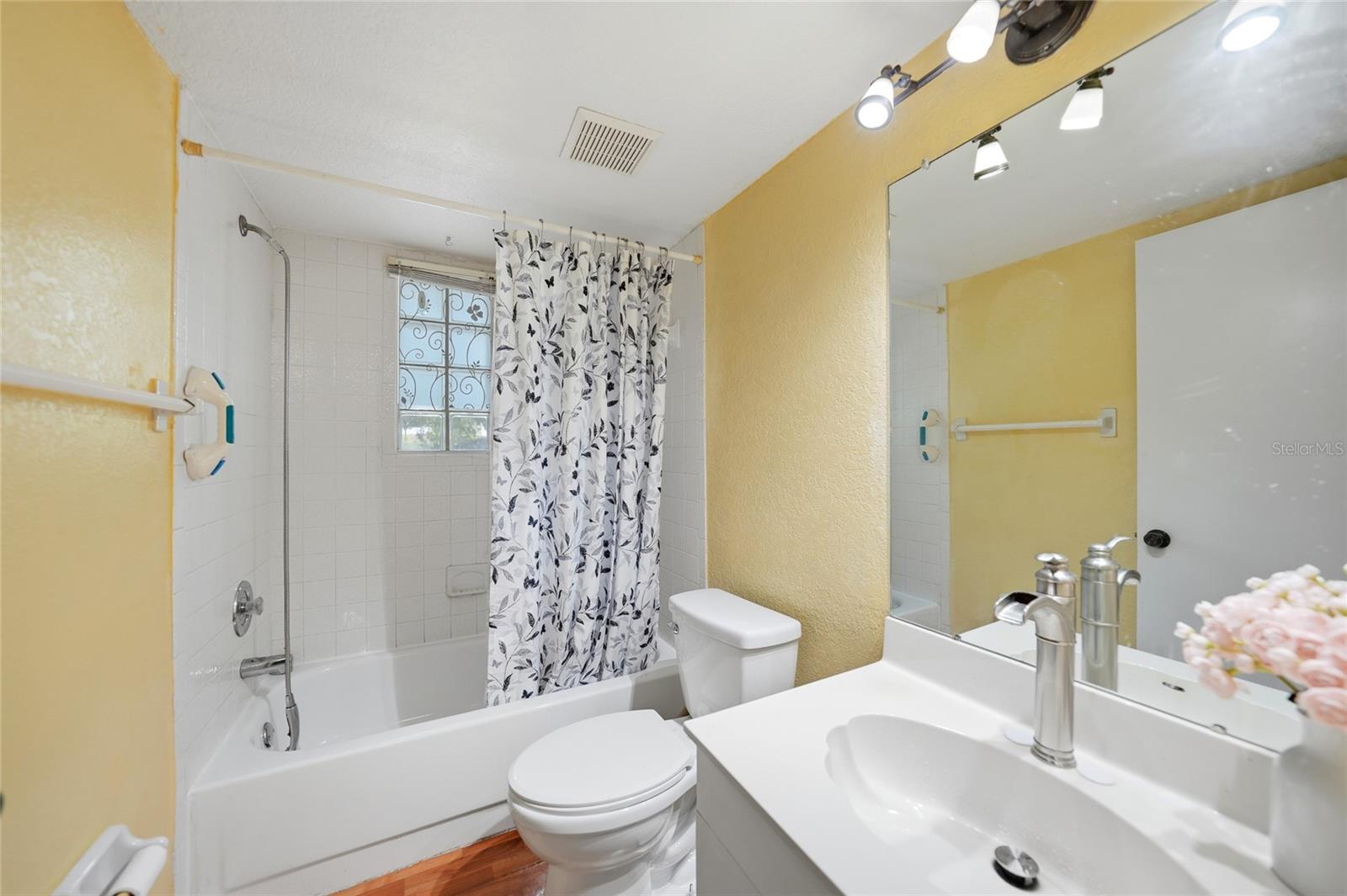 1051 FORREST NELSON BLVD #201, PORT CHARLOTTE, FL, 33952