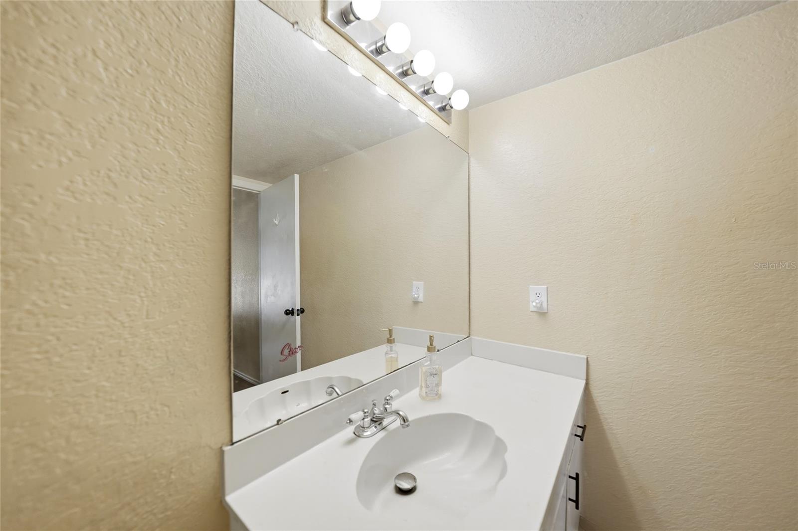1051 FORREST NELSON BLVD #201, PORT CHARLOTTE, FL, 33952