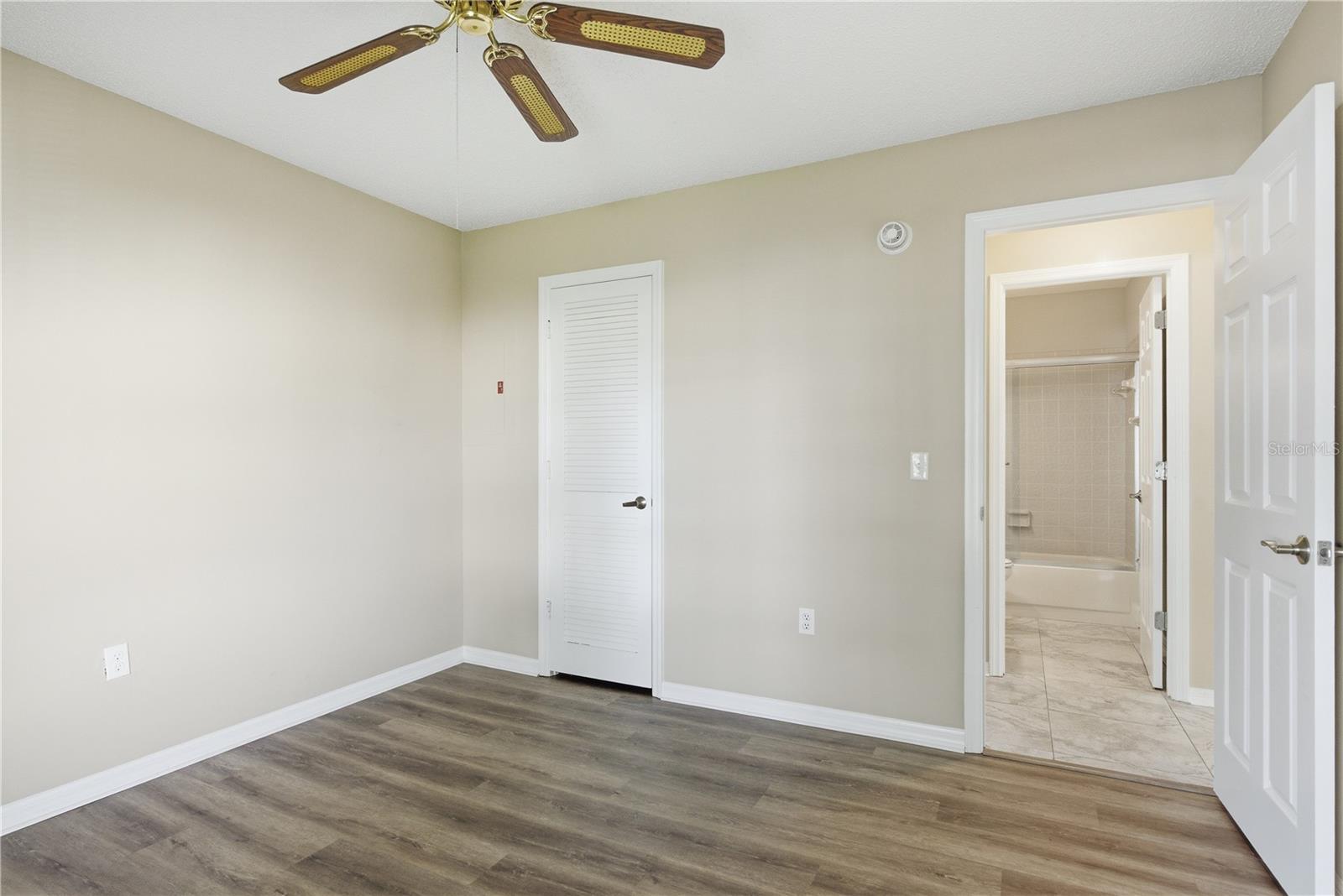 18 WINDRUSH BAY DR, TARPON SPRINGS, FL, 34689
