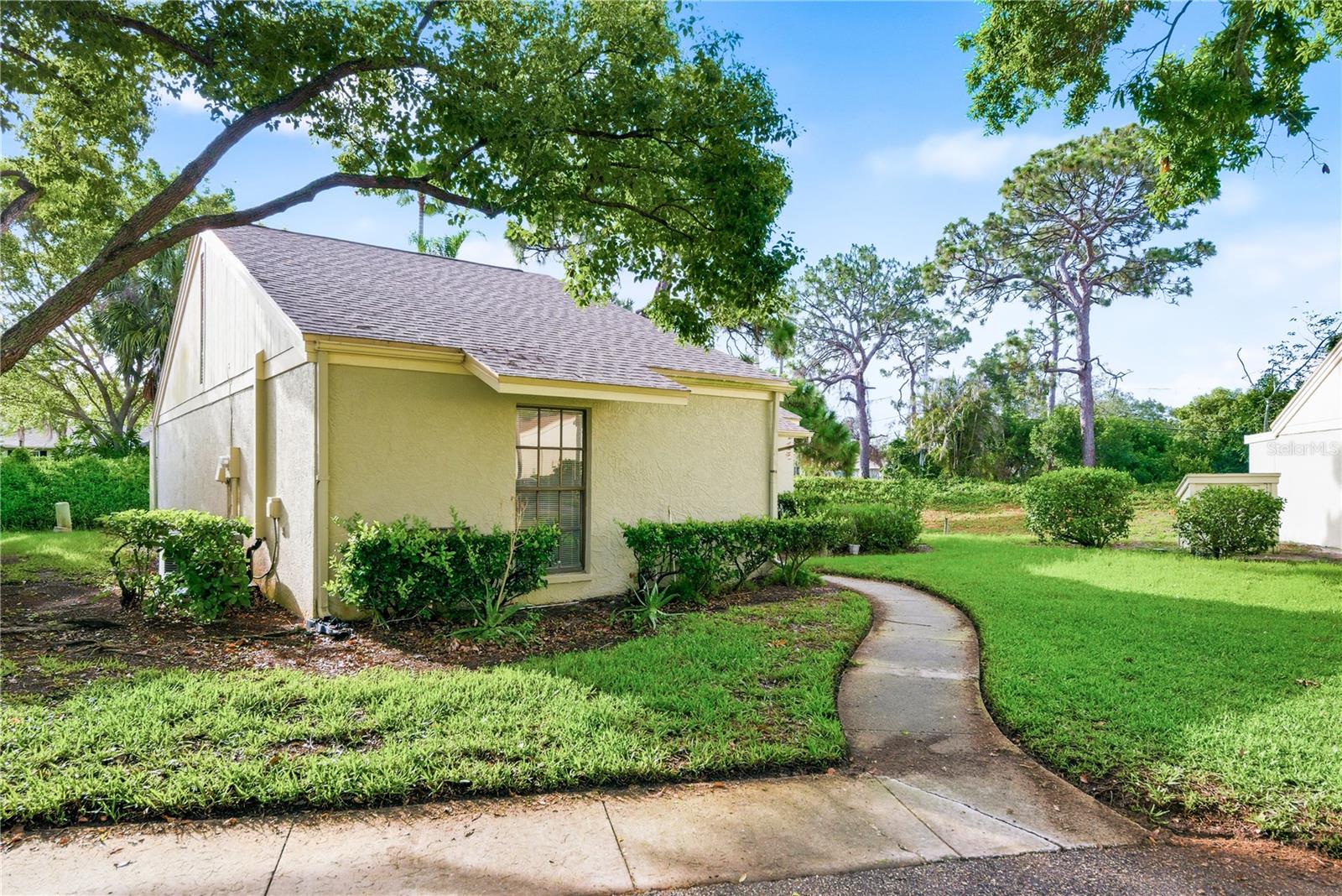 18 WINDRUSH BAY DR, TARPON SPRINGS, FL, 34689
