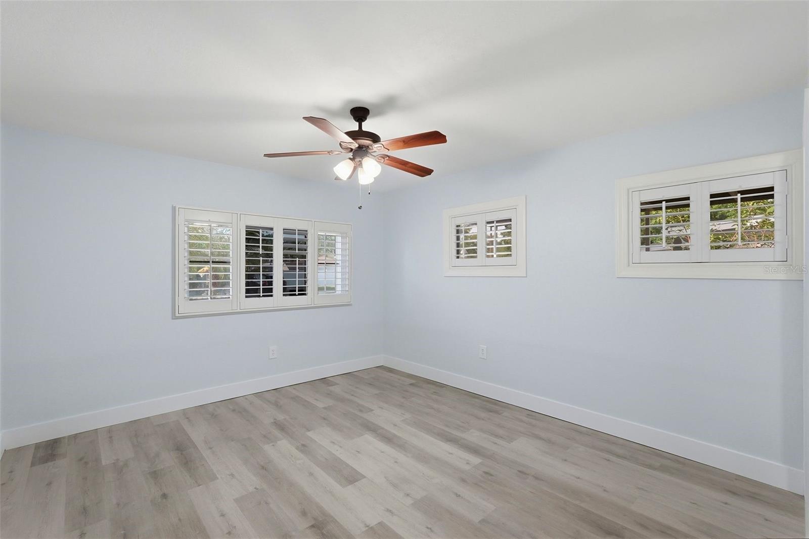 5654 KIWANIS PL NE, ST PETERSBURG, FL, 33703