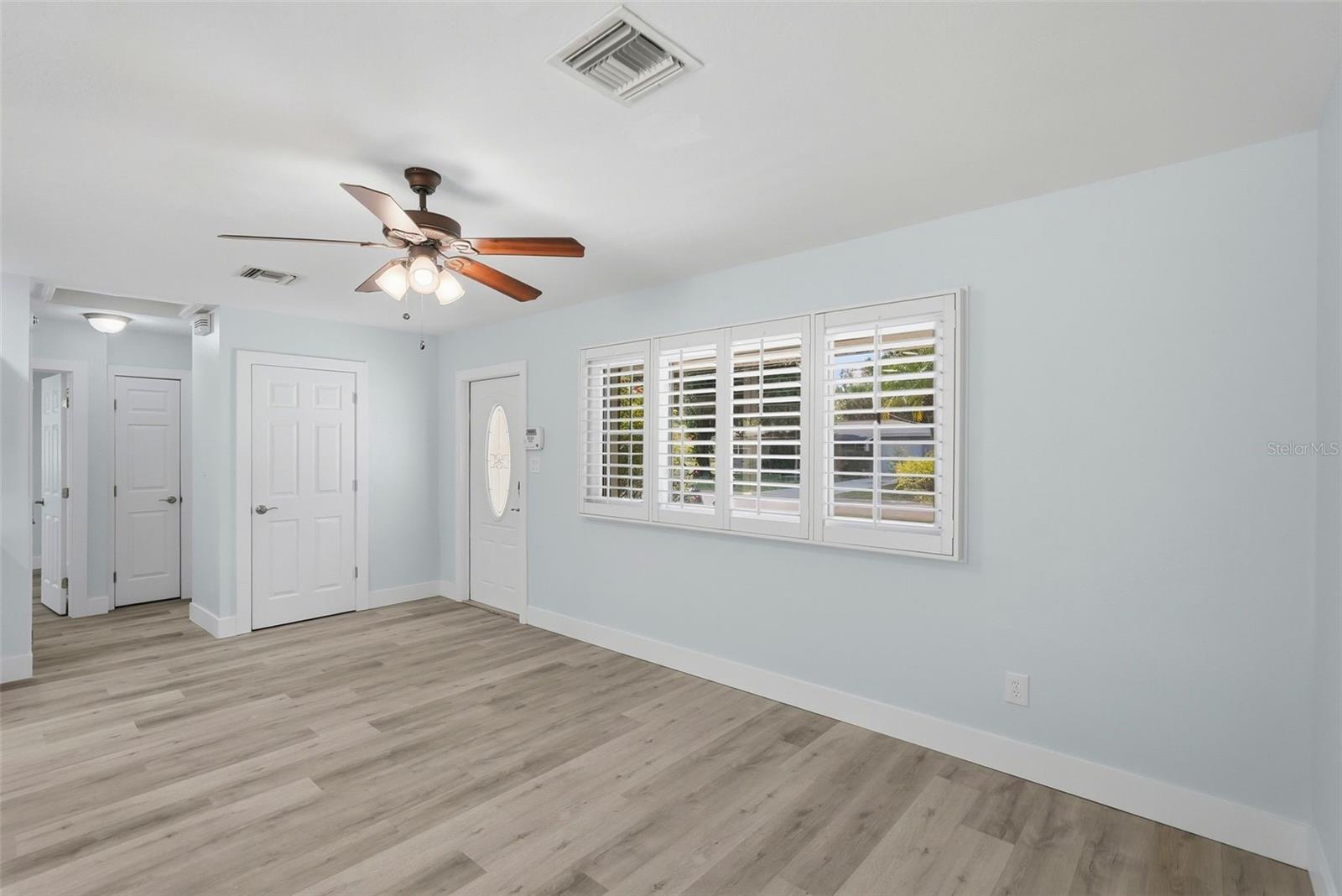 5654 KIWANIS PL NE, ST PETERSBURG, FL, 33703