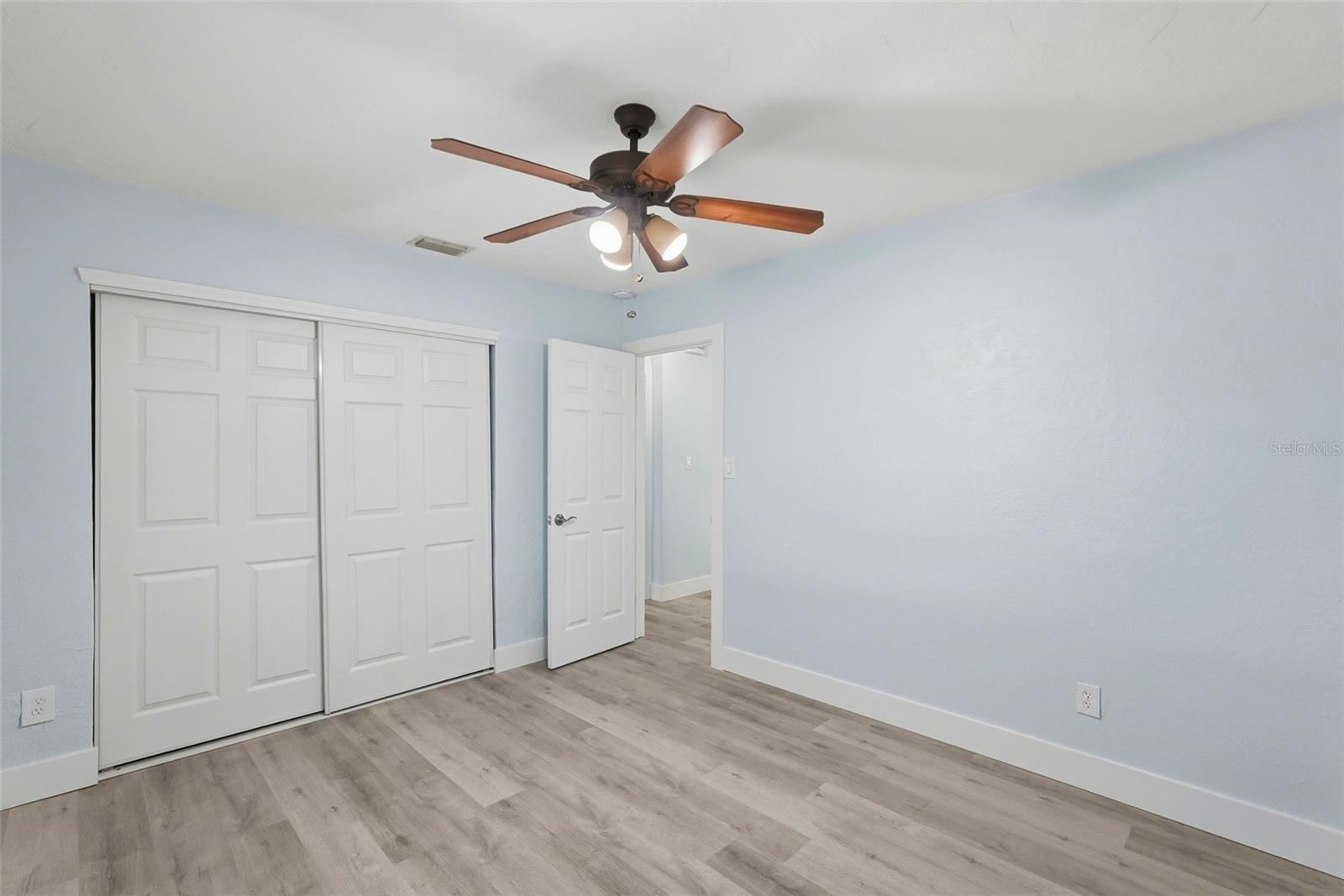 5654 KIWANIS PL NE, ST PETERSBURG, FL, 33703