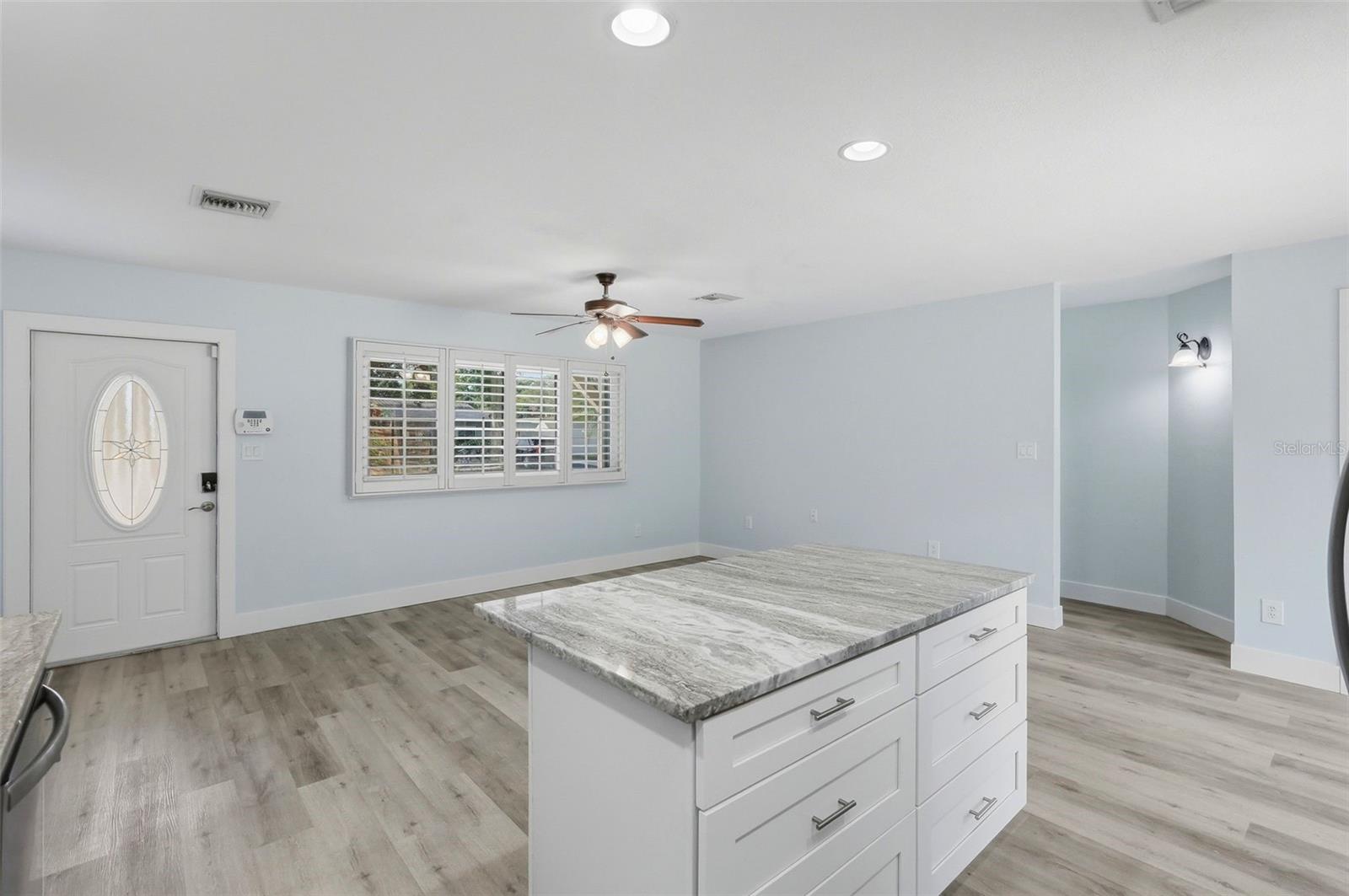 5654 KIWANIS PL NE, ST PETERSBURG, FL, 33703