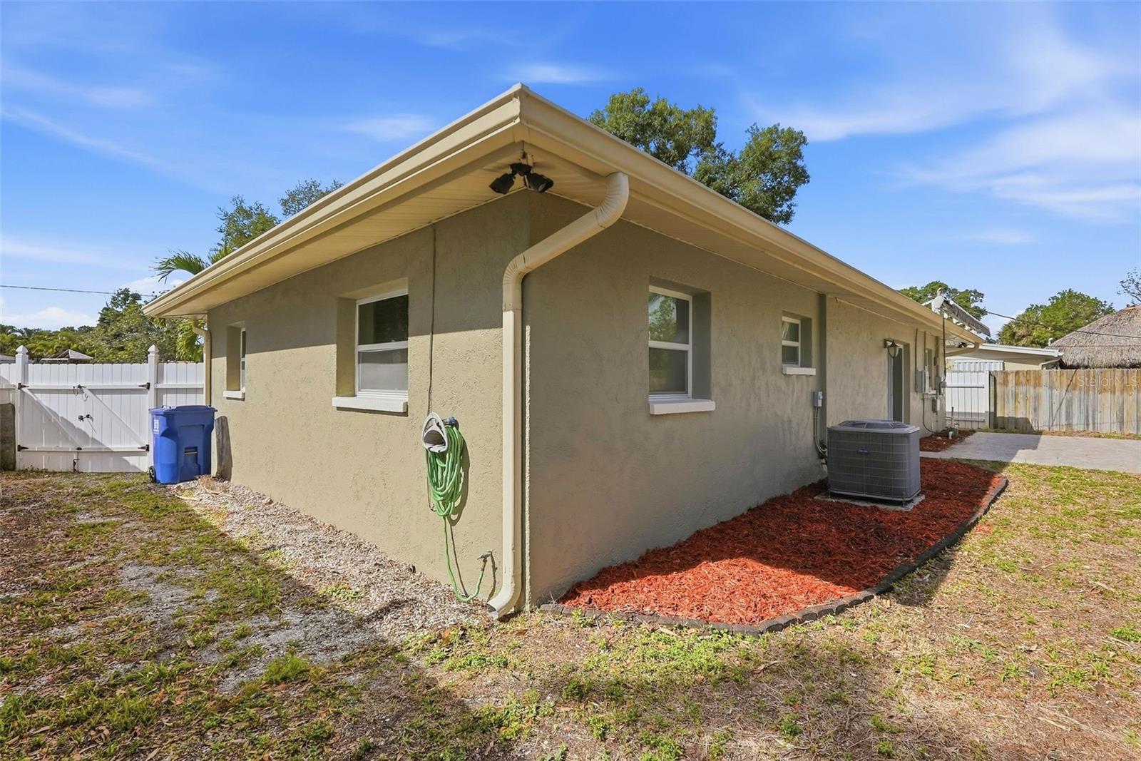 5654 KIWANIS PL NE, ST PETERSBURG, FL, 33703