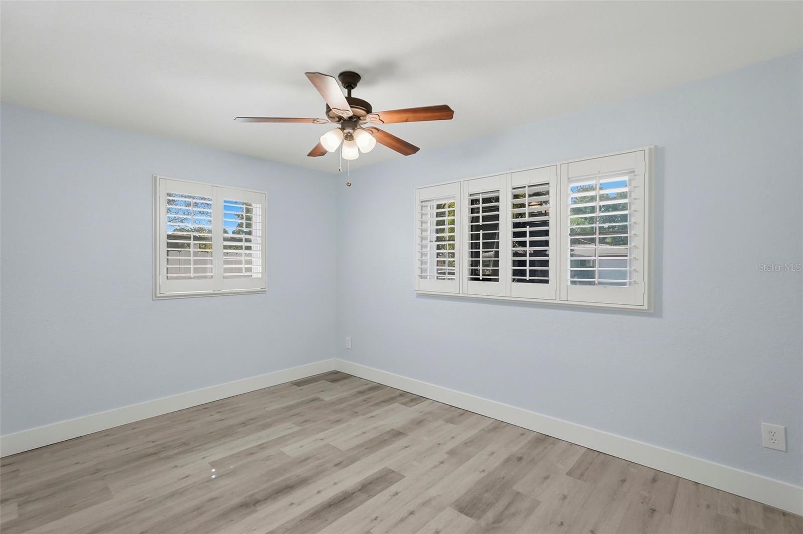 5654 KIWANIS PL NE, ST PETERSBURG, FL, 33703