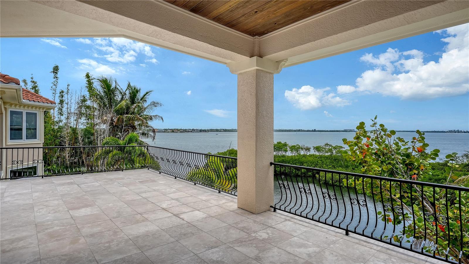 1356 POINT CRISP RD, SARASOTA, FL, 34242
