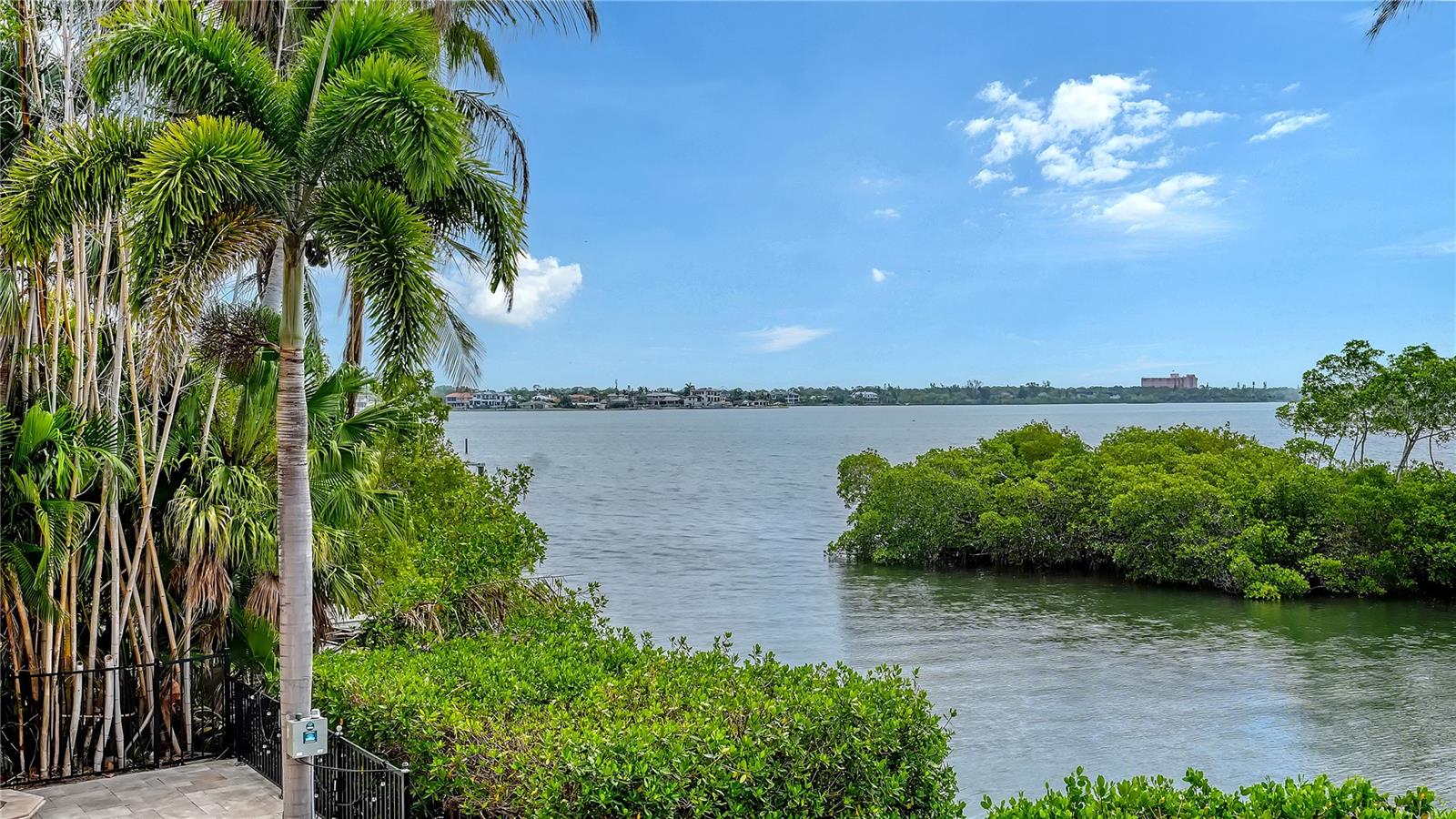 1356 POINT CRISP RD, SARASOTA, FL, 34242