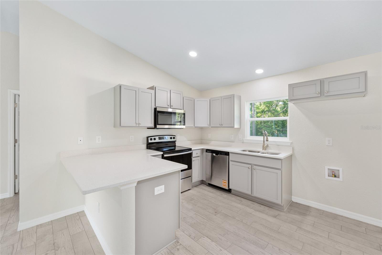 358 LOCUST RD, OCALA, FL, 34480